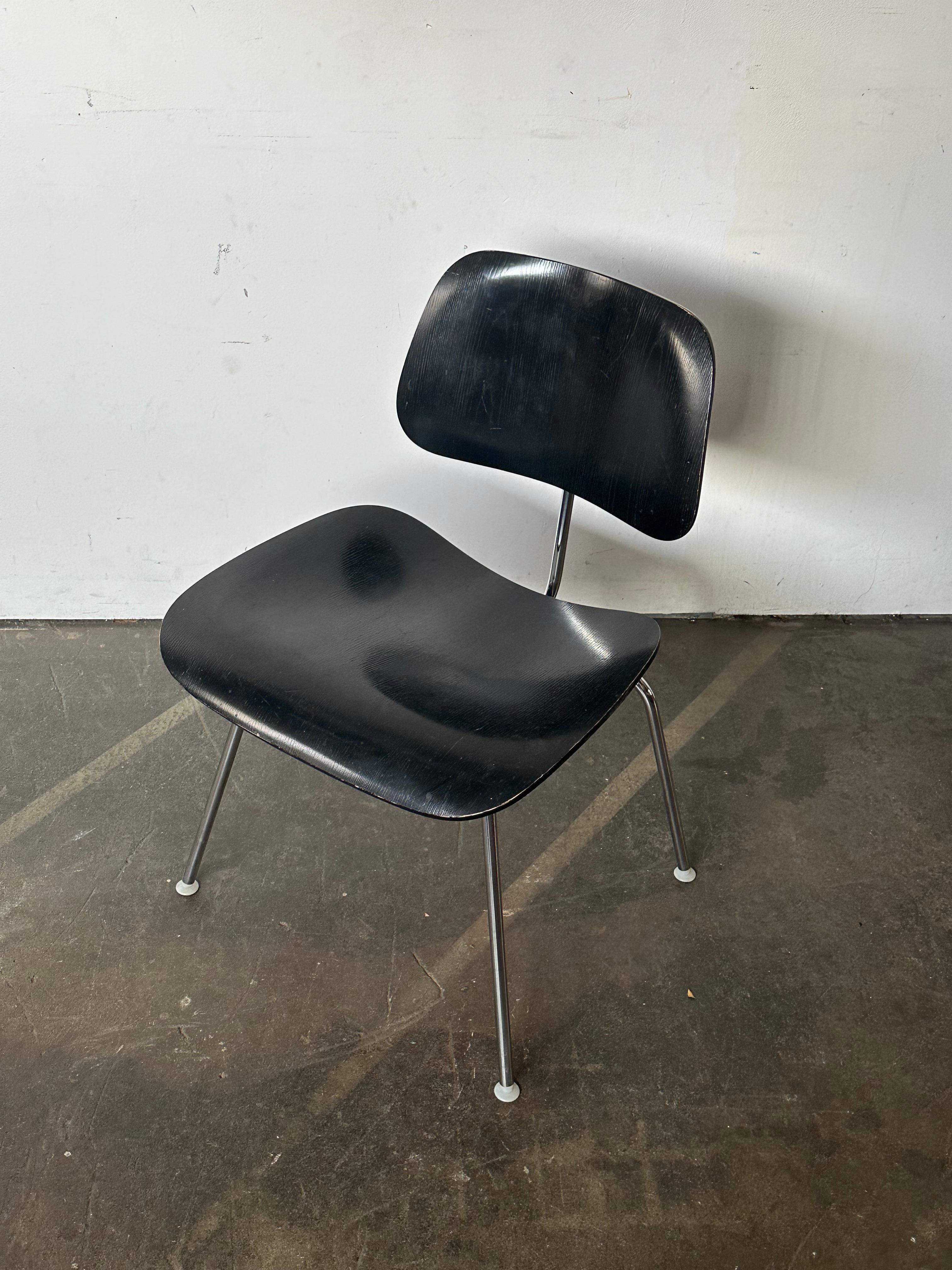 Mid-Century Modern Herman Miller Eames DCM Dining Chair For Sale