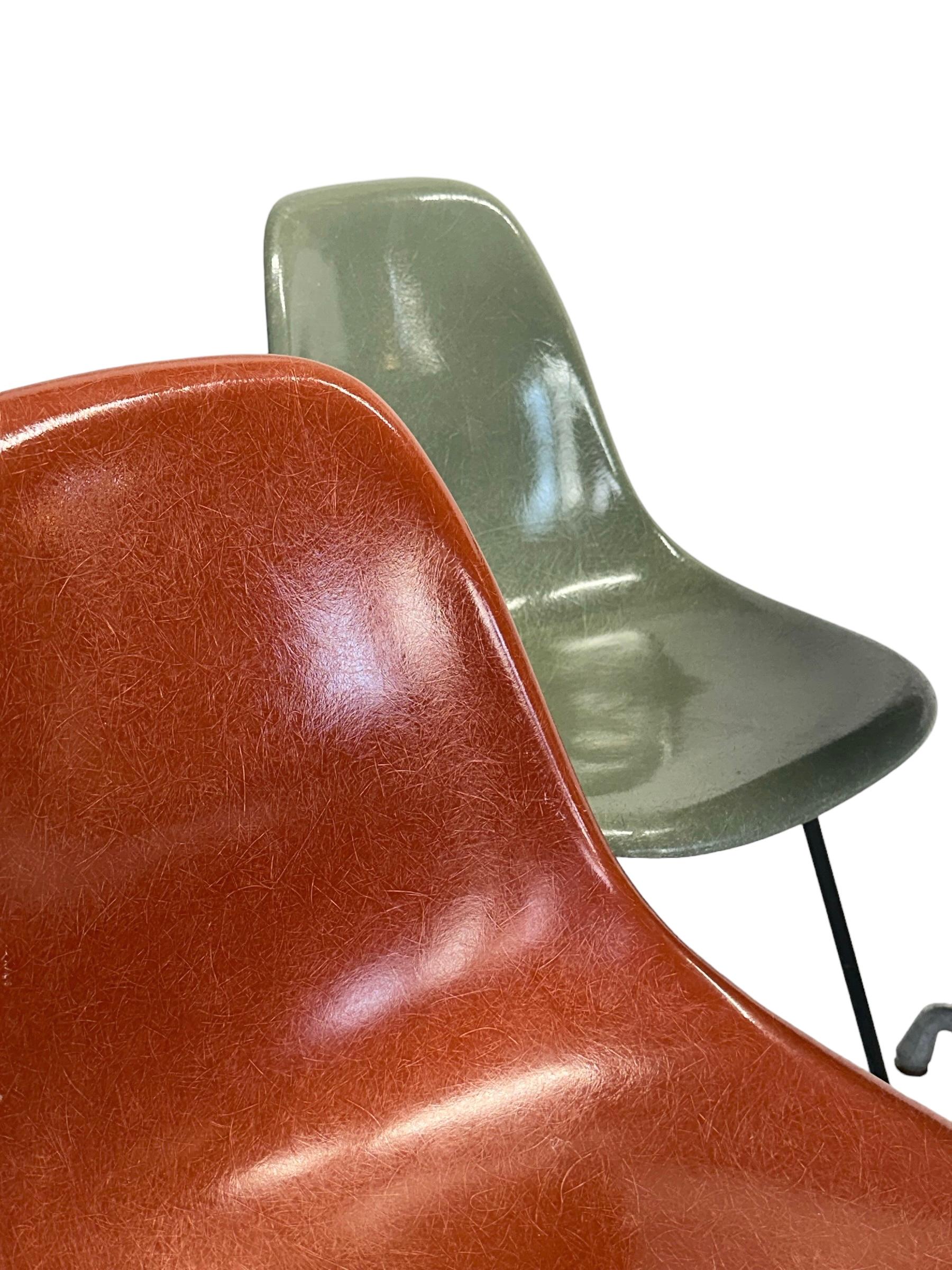 Herman Miller Eames Esszimmerstuhl und Tischset im Angebot 1