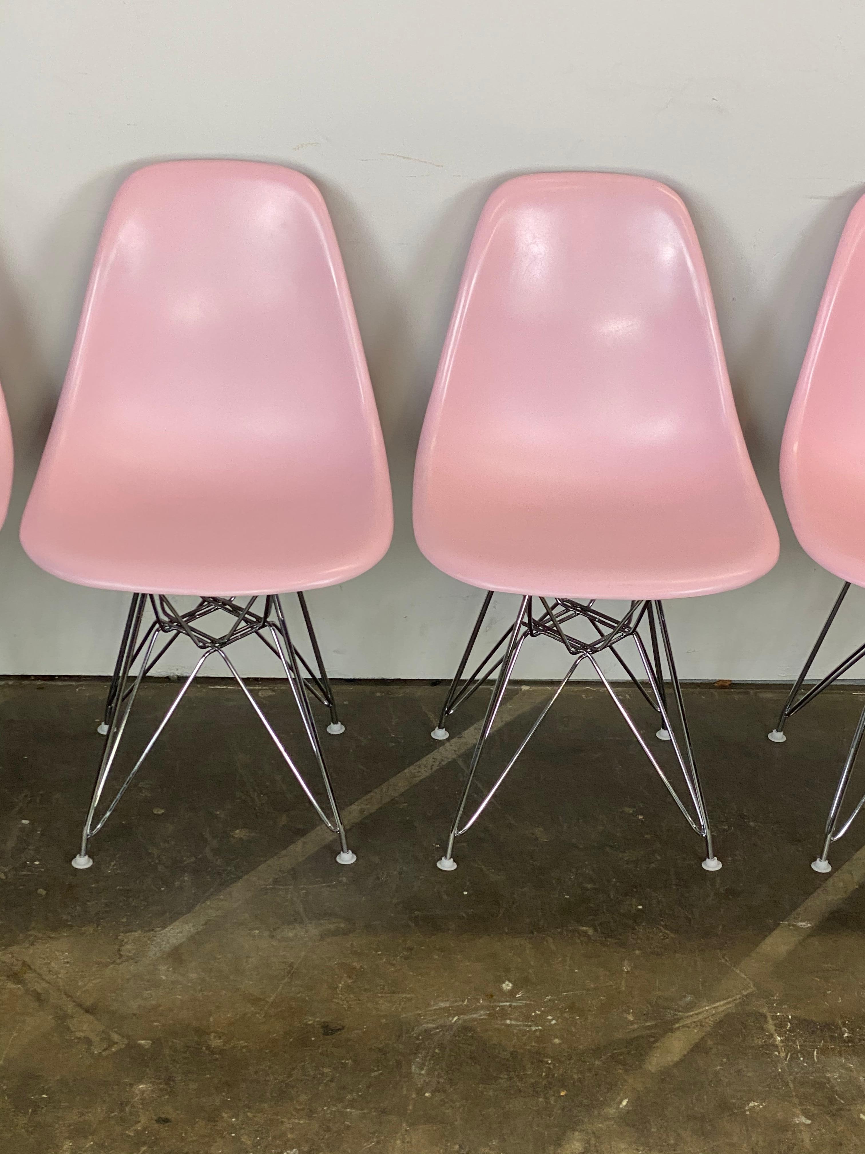 Herman Miller - Ensemble de salle à manger Eames avec 4 chaises en vente 5
