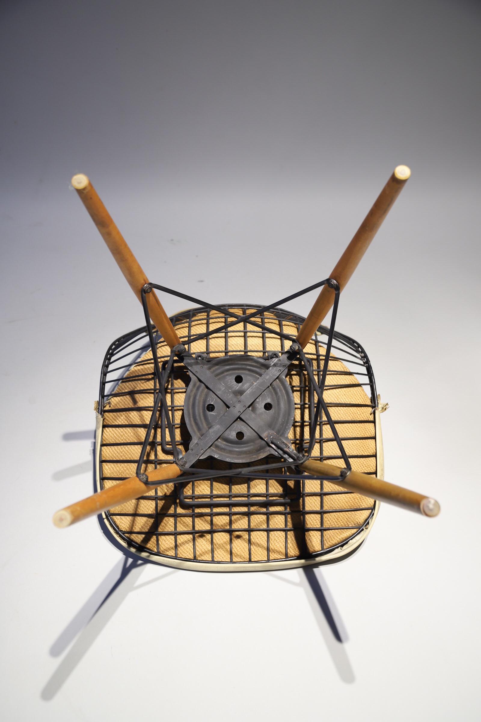 Herman Miller Eames Dowel Leg Chair 7