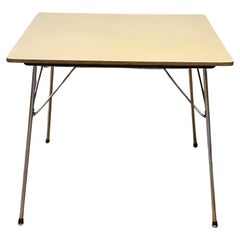 Table DTM-20 de Herman Miller Eames