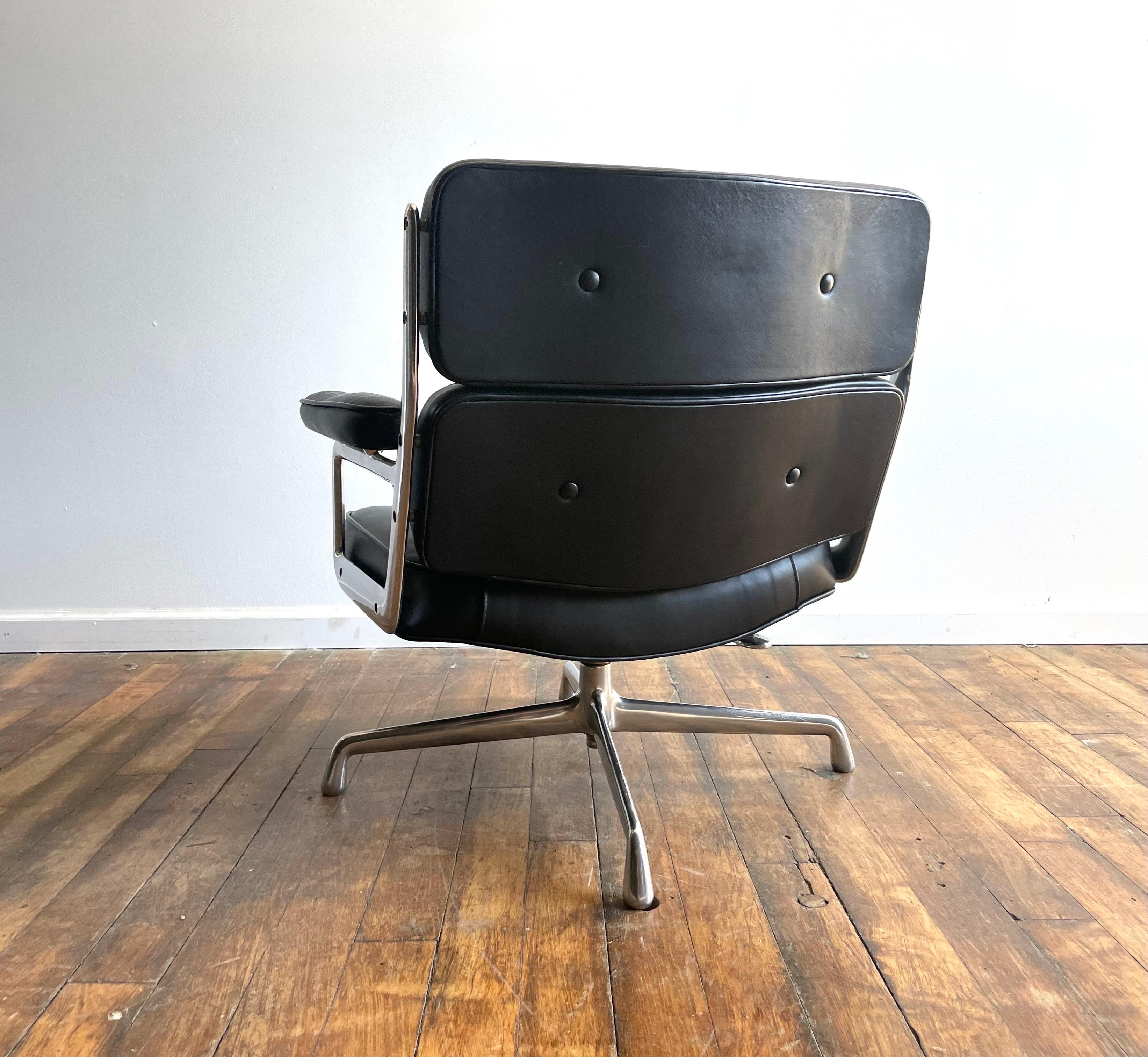 American Herman Miller Eames ES107 Time Life Chair For Sale