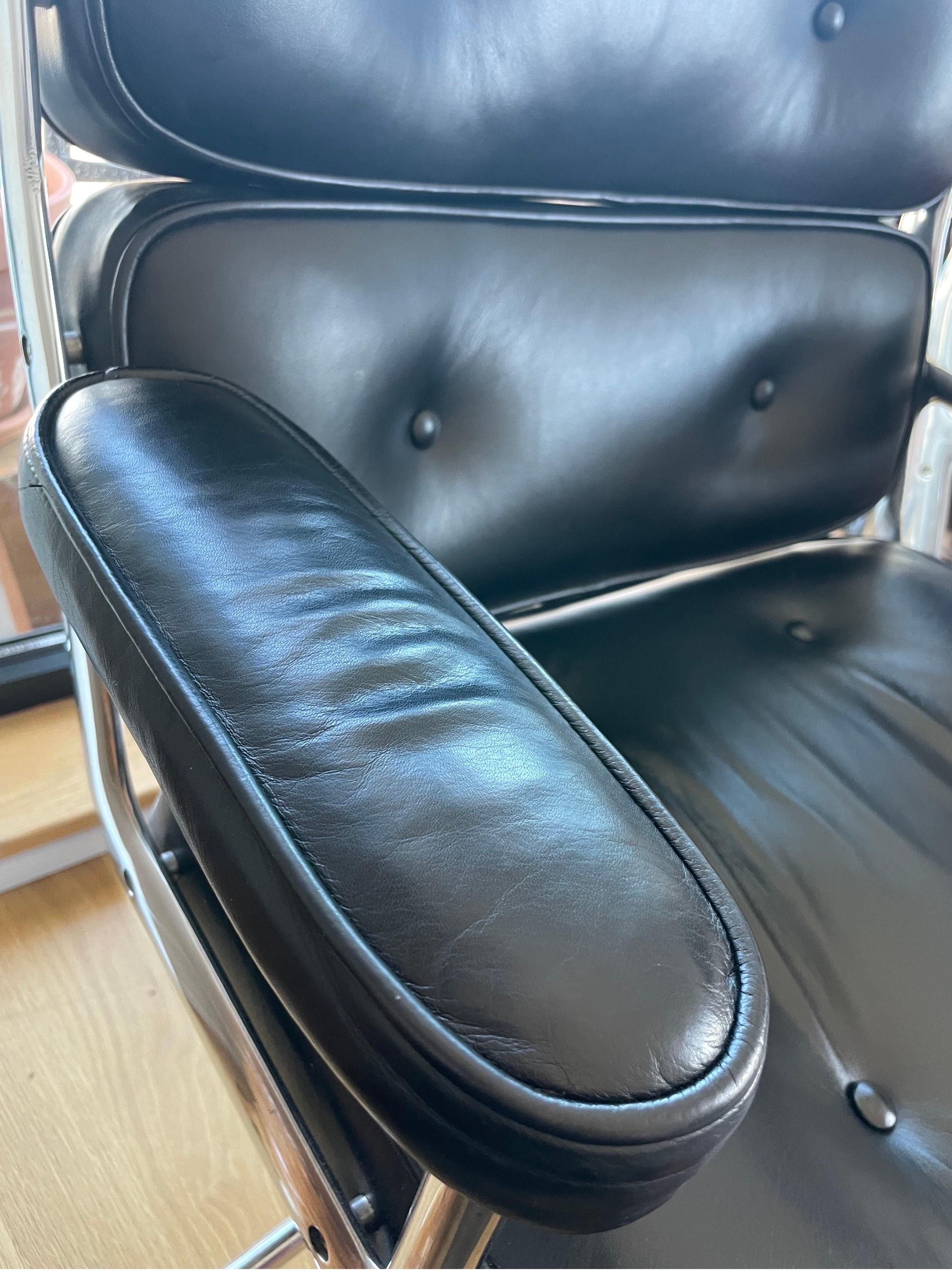 20th Century Herman Miller Eames ES107 Time Life Chair For Sale