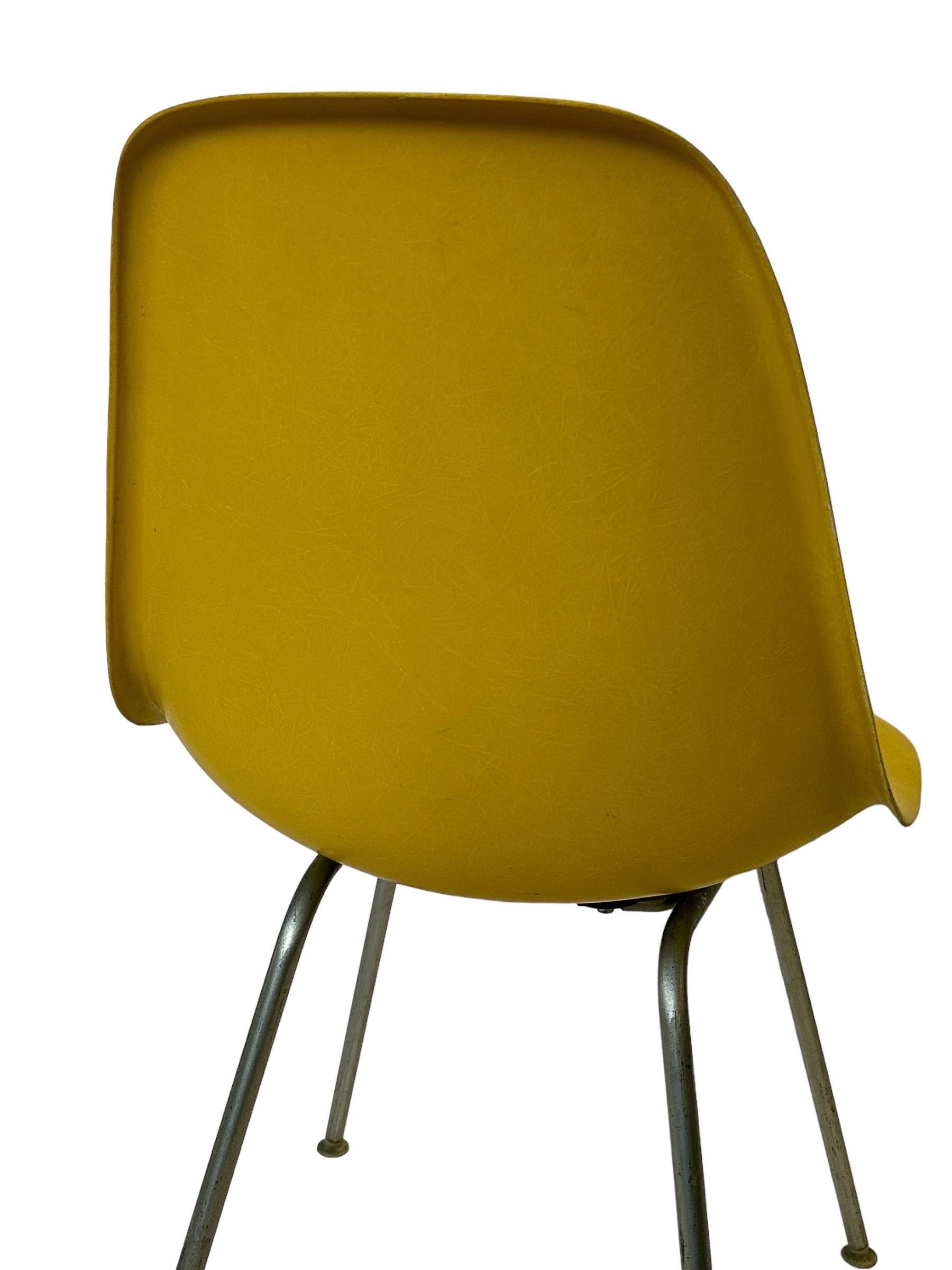 Herman Miller Eames Fiberglass Dining Chair in Brilliant Yellow For Sale 1