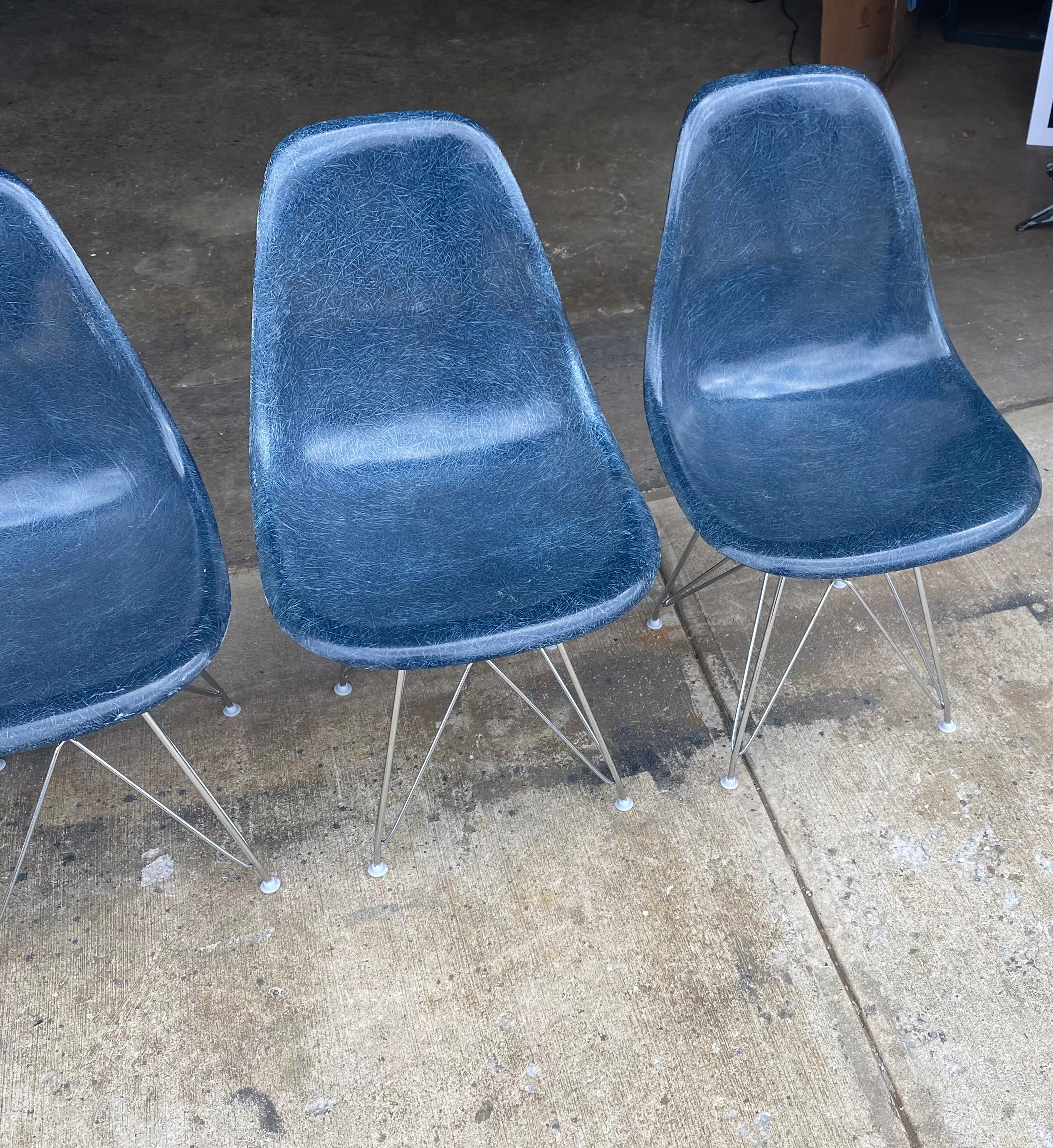 20th Century Herman Miller Eames Fiberglass DSR Dining Chairs in Navy Blue