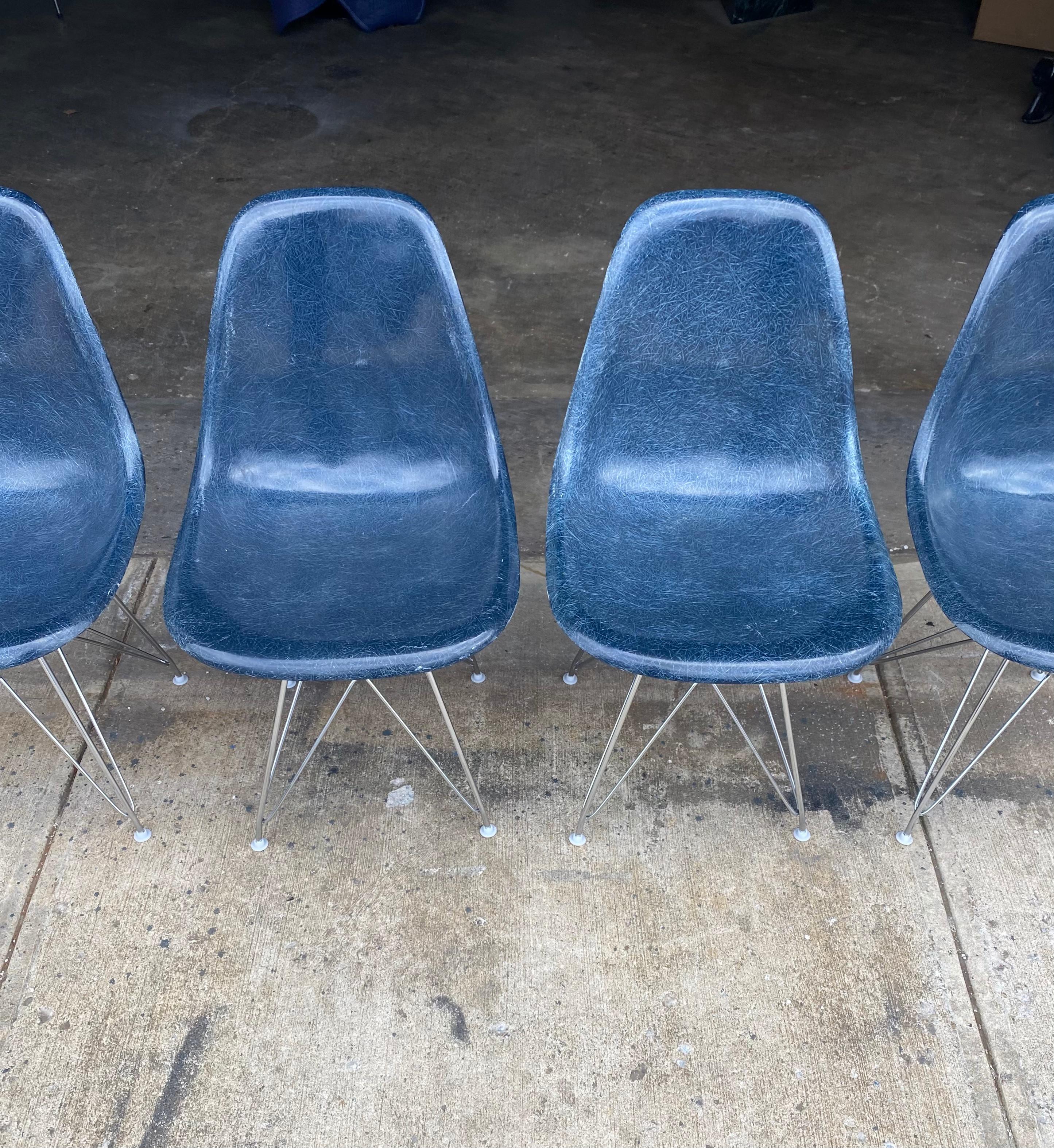 Herman Miller Eames Fiberglass DSR Dining Chairs in Navy Blue 2