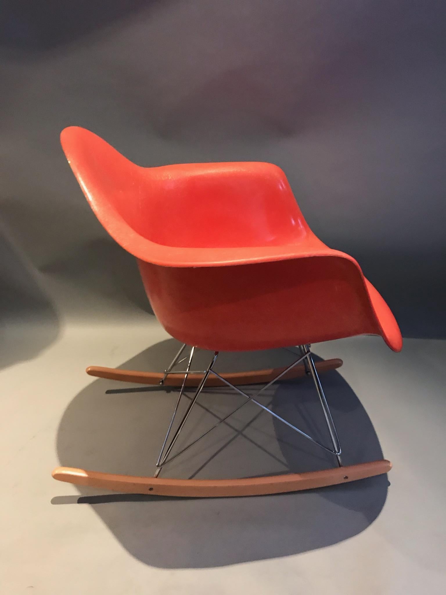 Mid-Century Modern Herman Miller Eames Fiberglass Rocking Chair Model RAR