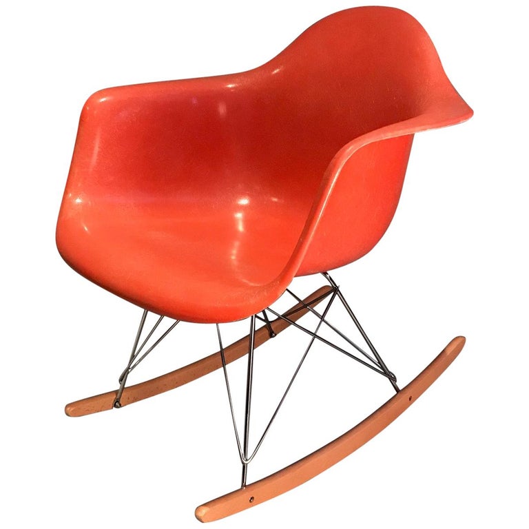 Herman Miller Eames Fiberglass Rocking Chair Model RAR For Sale