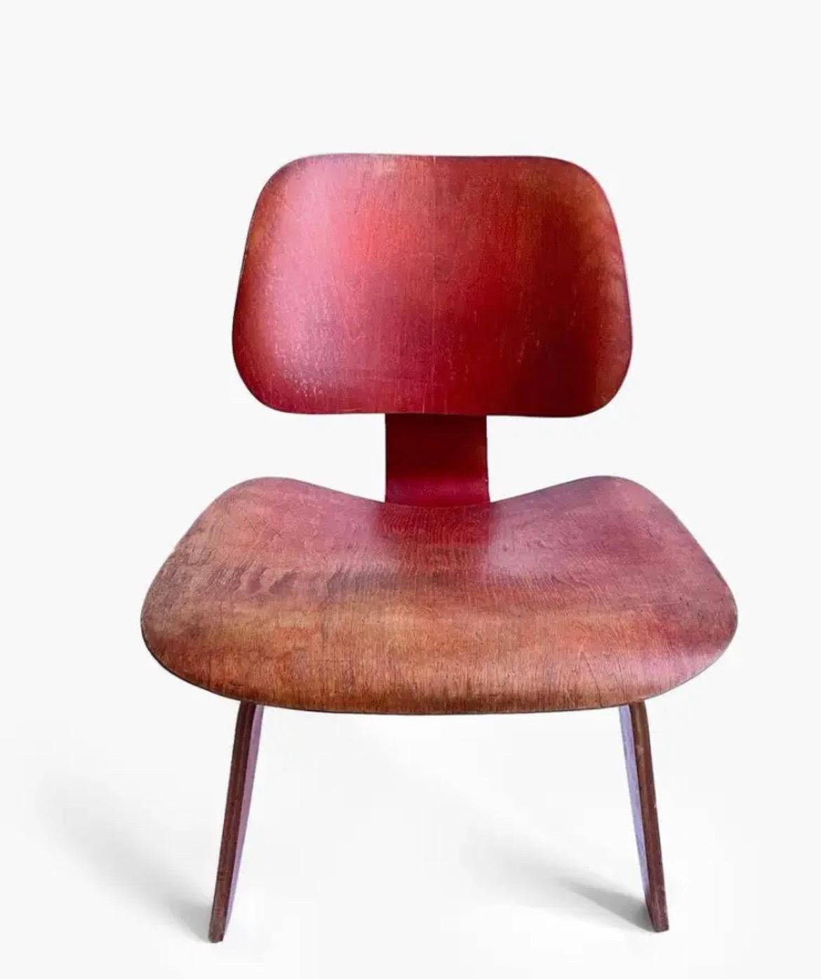 Herman Miller Eames LCW Roter Anilinfarbstoff (Moderne der Mitte des Jahrhunderts) im Angebot