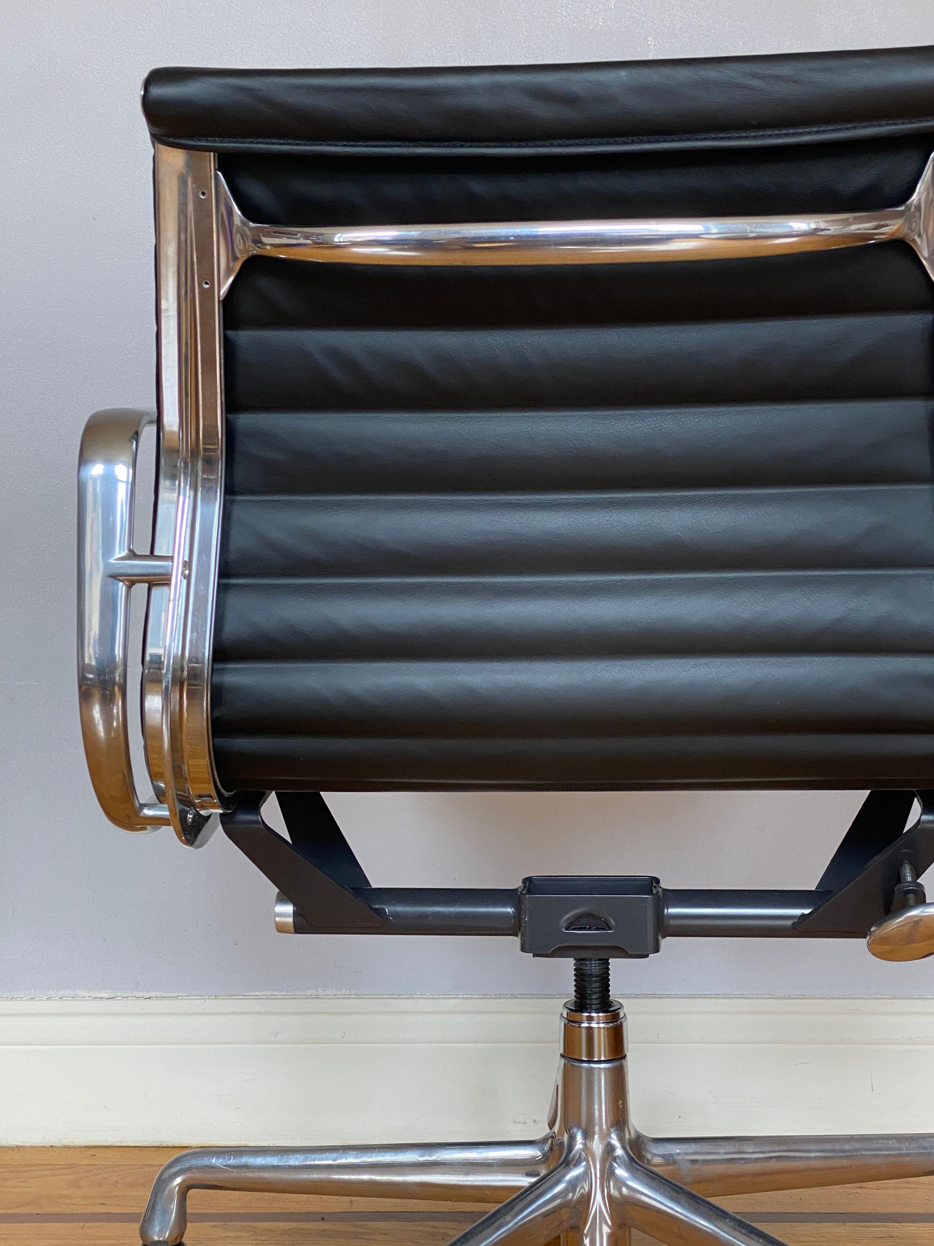 Herman Miller Eames Leather Management Desk Chair 5