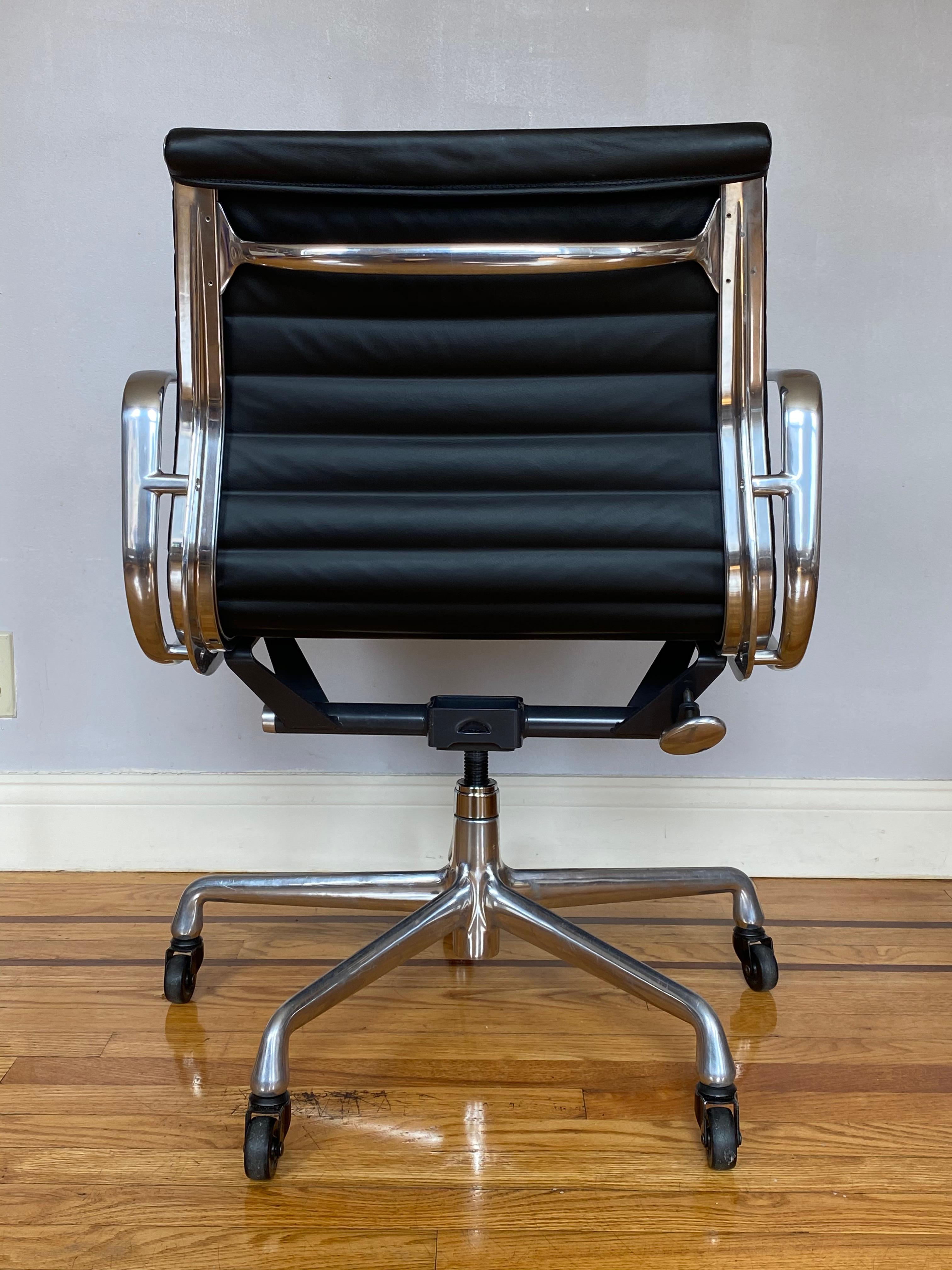 Herman Miller Eames Leather Management Desk Chair 4