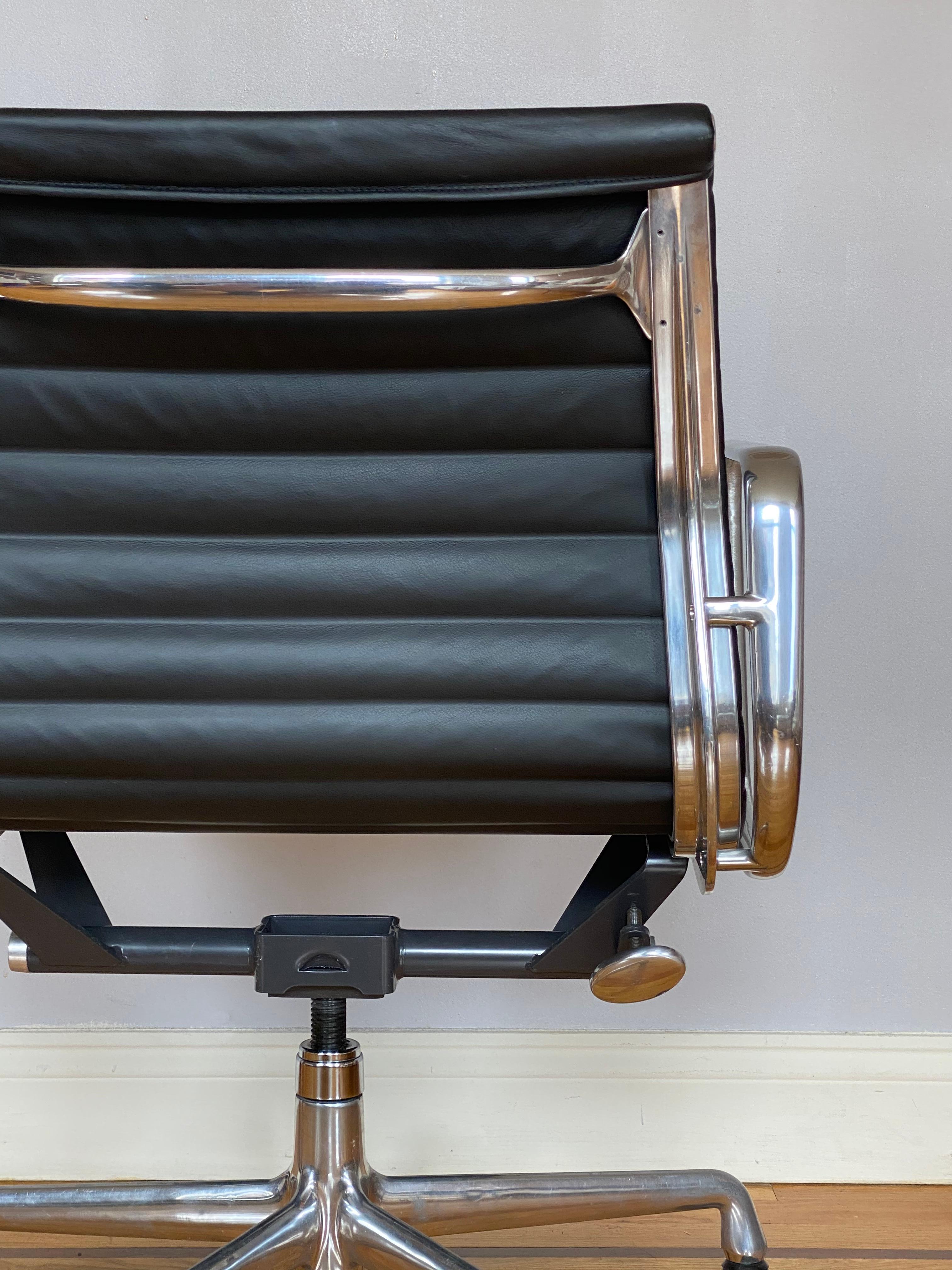Herman Miller Eames Leather Management Desk Chair 6
