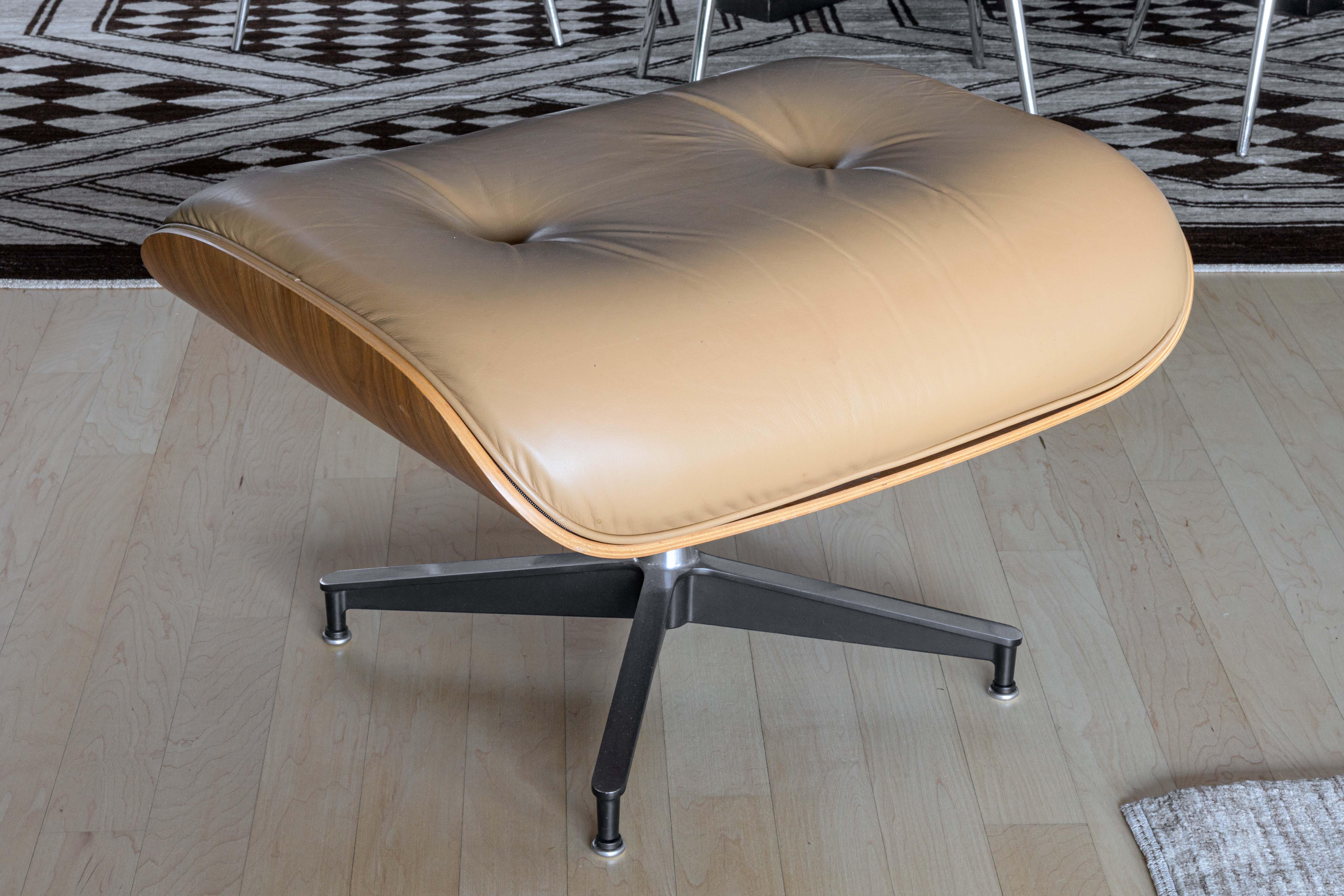 Herman Miller Eames Lounge Chair and Ottoman Beige 50th Anniversary Edition 5