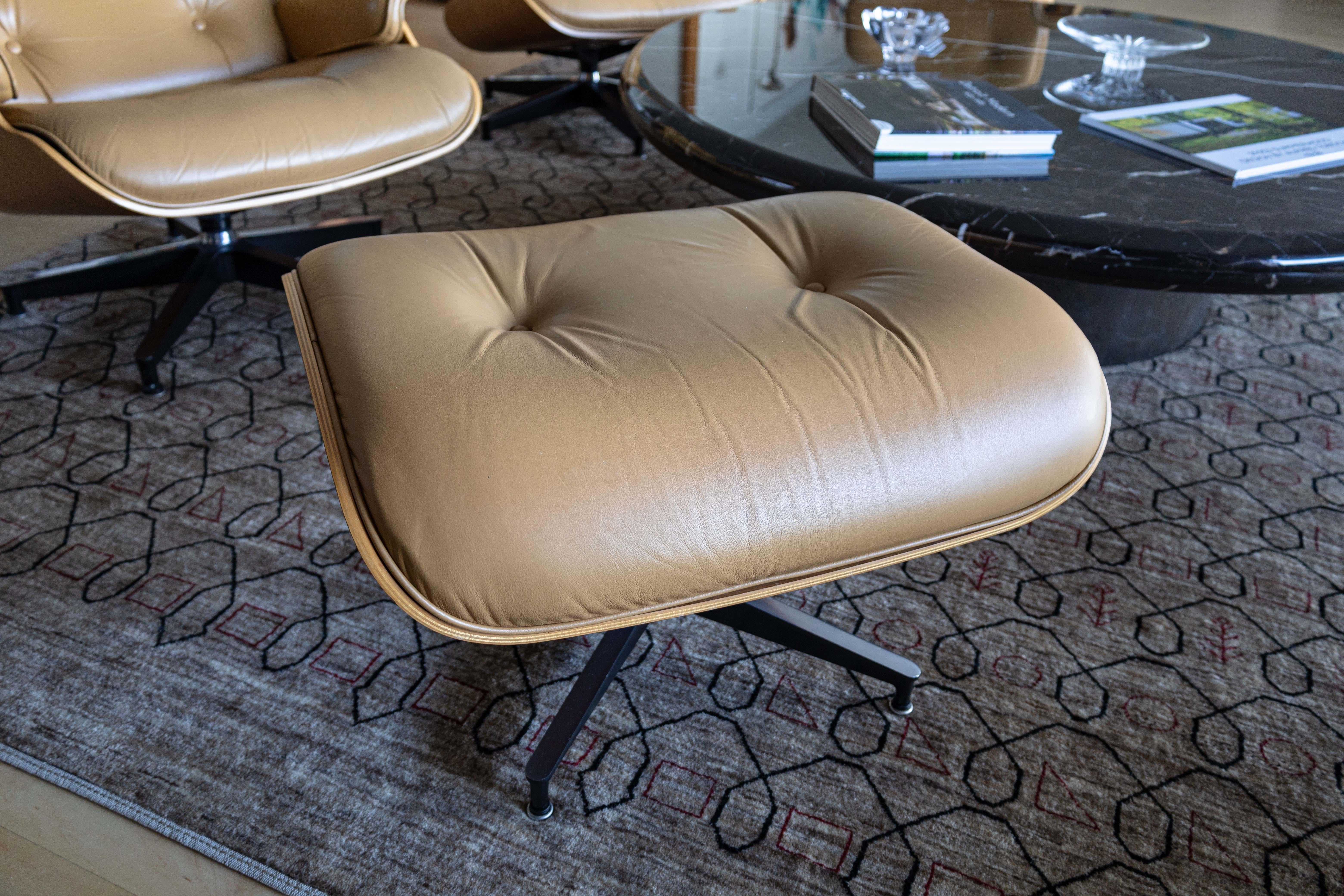 Herman Miller Eames Lounge Chair and Ottoman Beige 50th Anniversary Edition 10