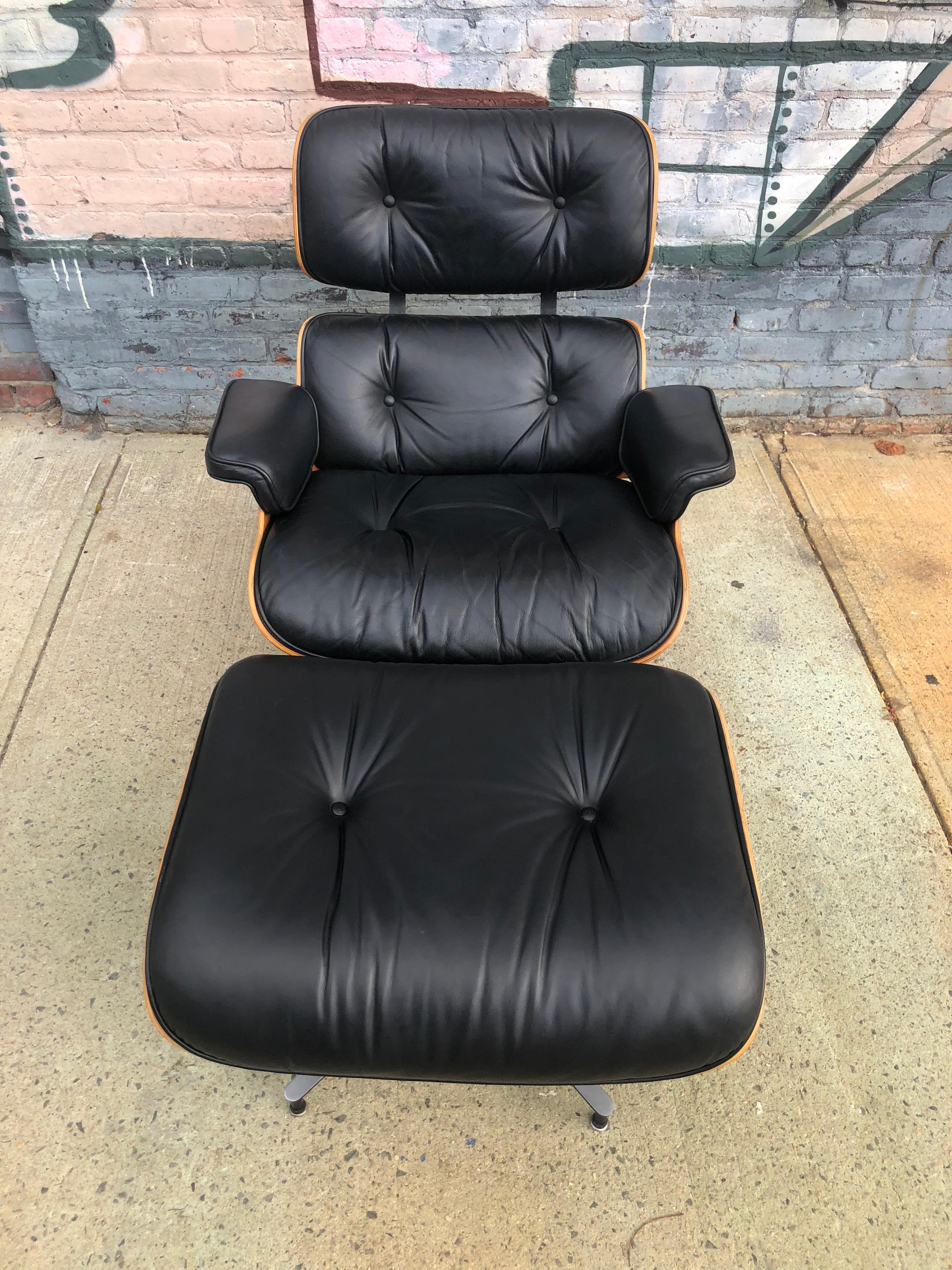Herman Miller Eames Lounge Chair and Ottoman 6