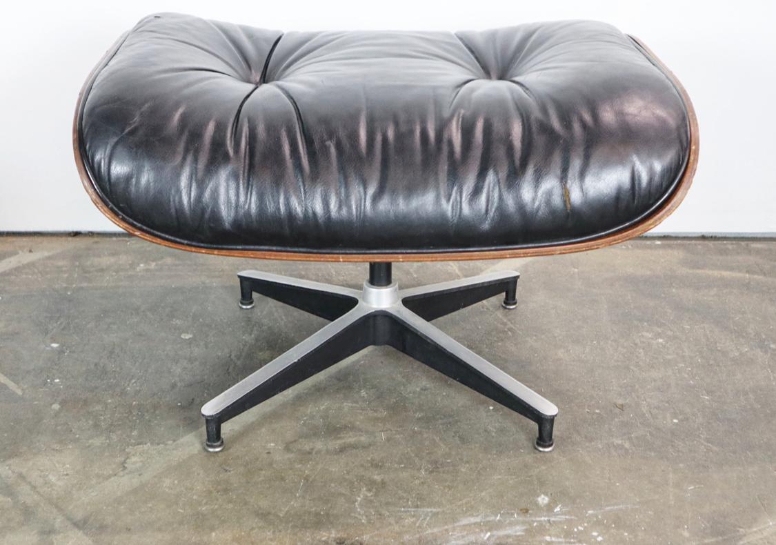 Mid-Century Modern Herman Miller Eames Lounge Chair and Ottoman