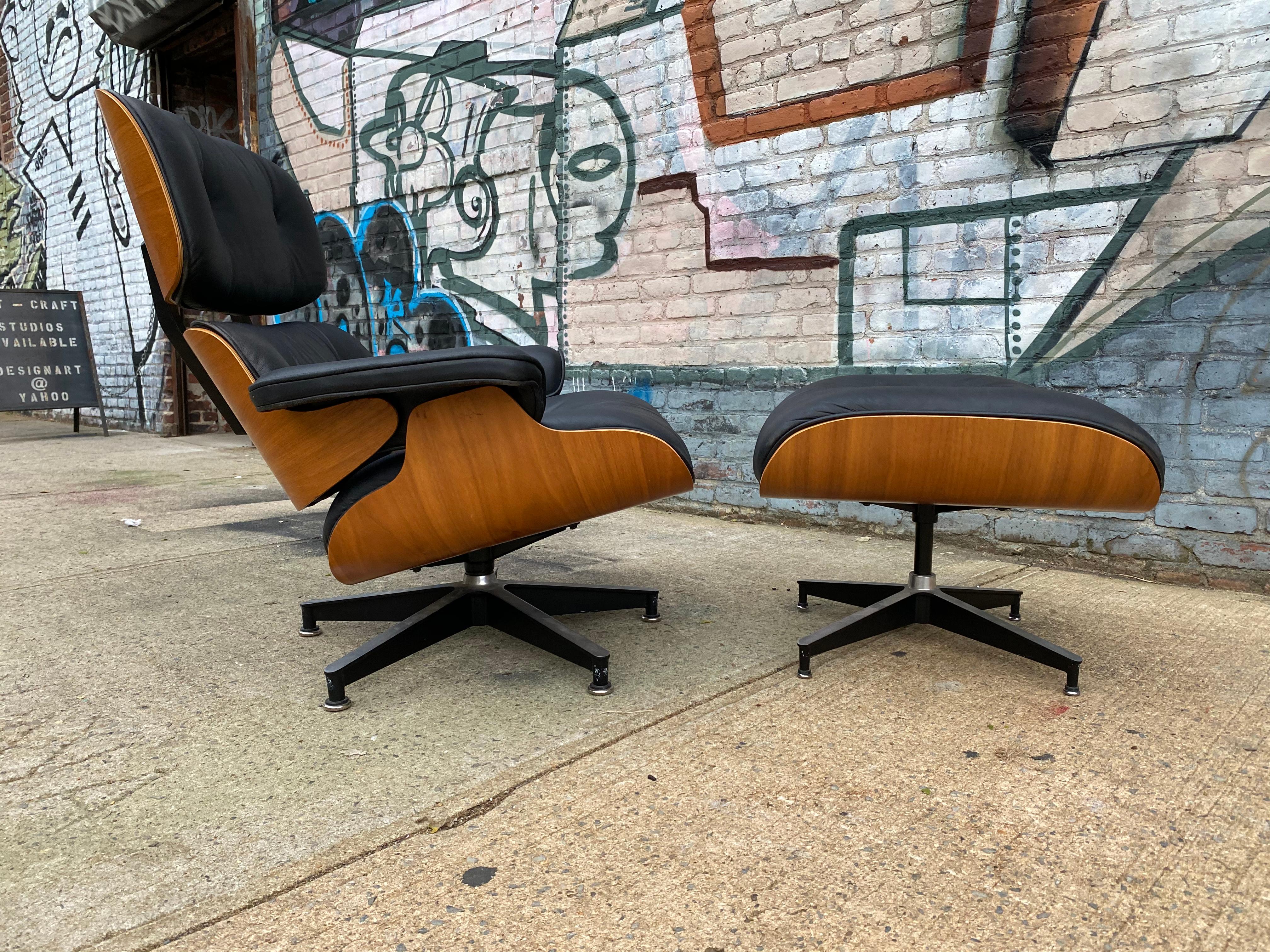 Walnut Herman Miller Eames Lounge Chair and Ottoman