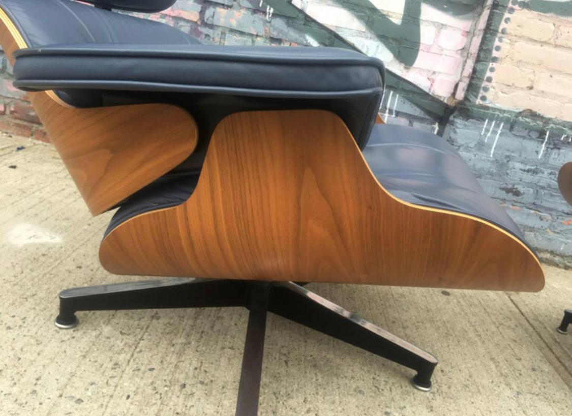 Herman Miller Eames Lounge Chair and Ottoman in Custom Blue Leather In Good Condition In Brooklyn, NY