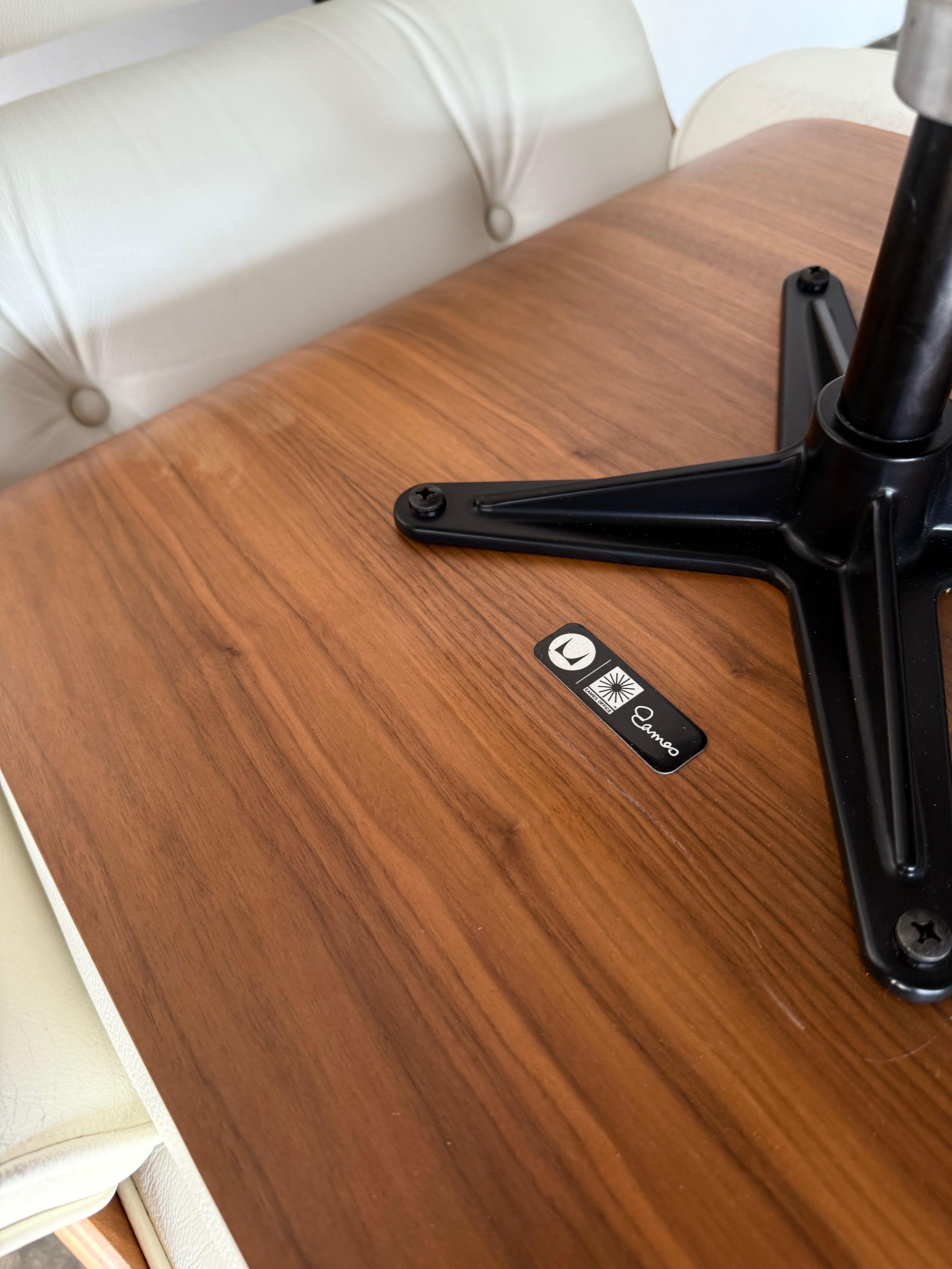 Silla Eames Lounge y Otomana Herman Miller en piel marfil en venta 2