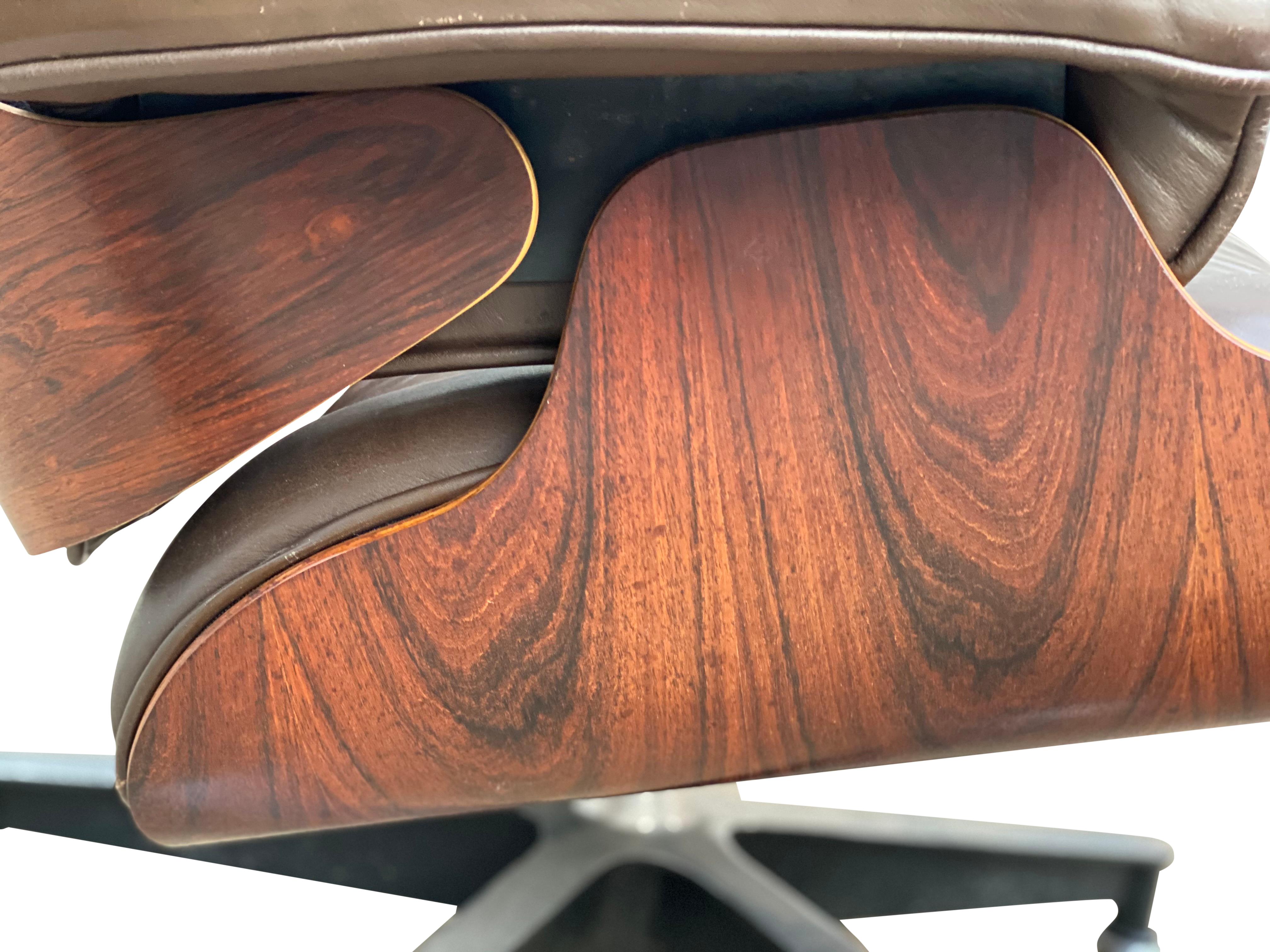 Herman Miller Eames Lounge Chair and Ottoman with Brown Leather In Good Condition In Brooklyn, NY