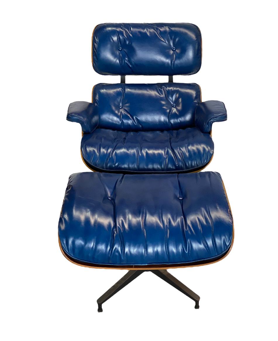 eames chair blue