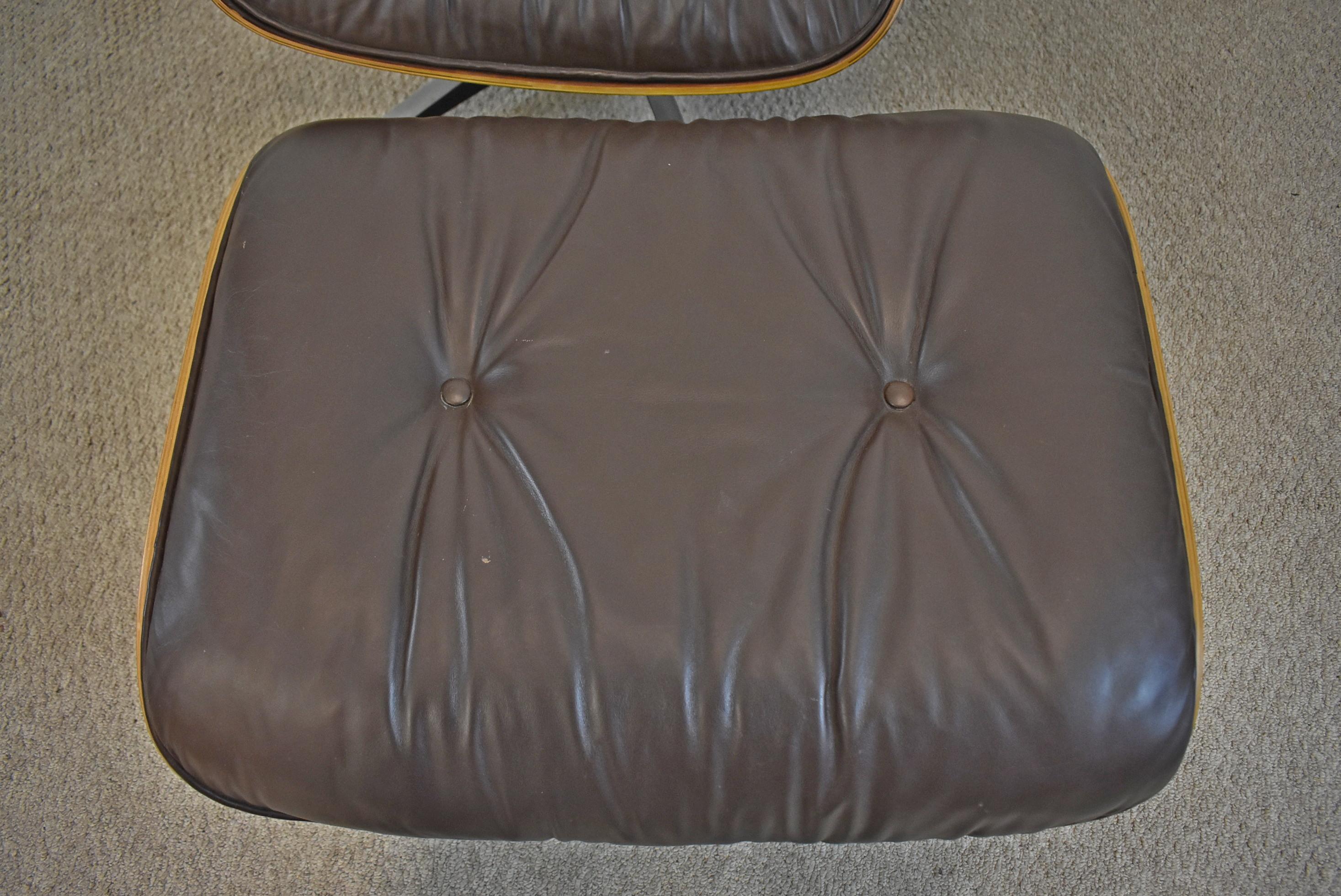 Herman Miller Eames Lounge Chair and Ottoman in Rosewood For Sale 2