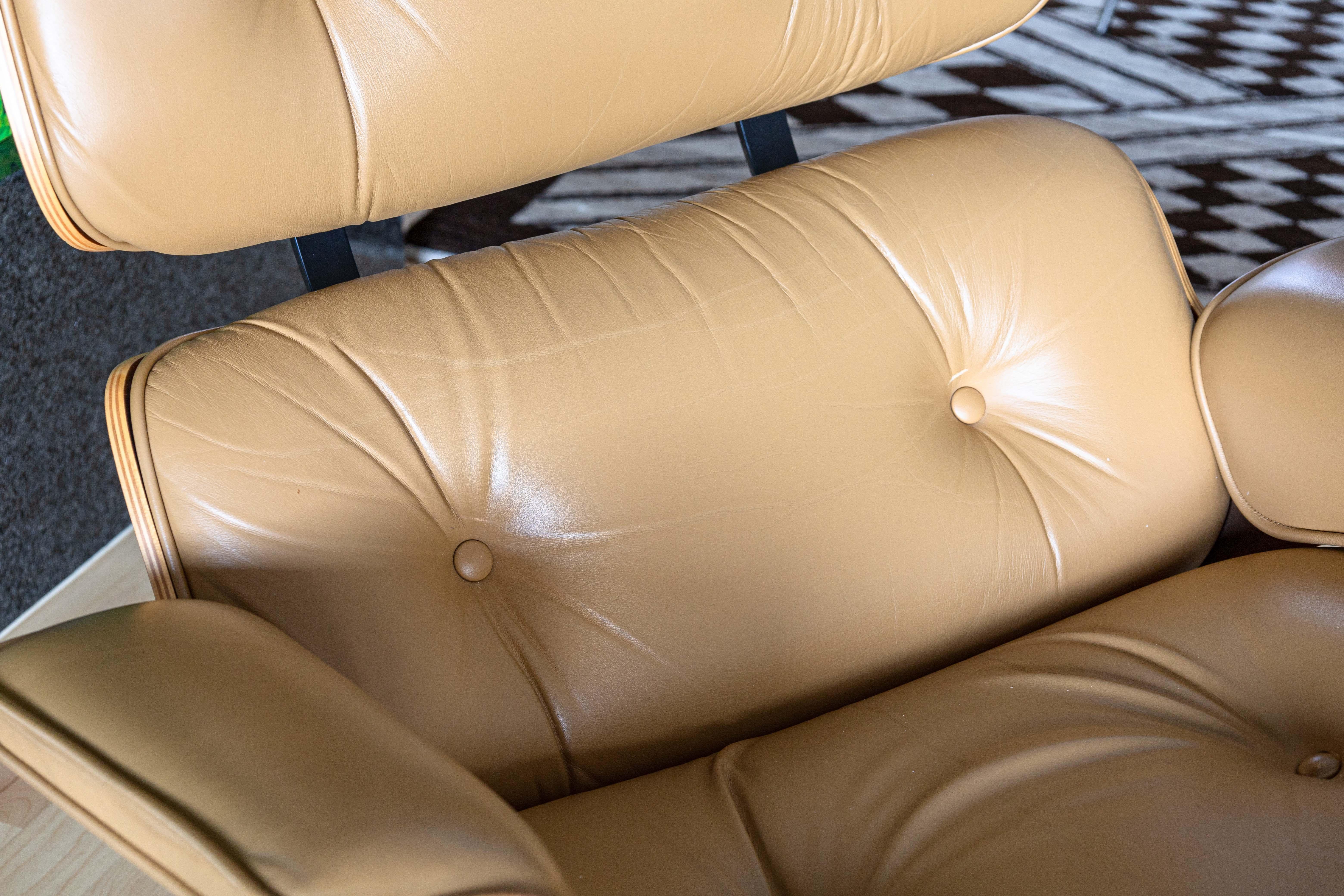 Herman Miller Eames Lounge Chair White Oak Leather 50th Anniversary Edition #4 In Good Condition In Keego Harbor, MI