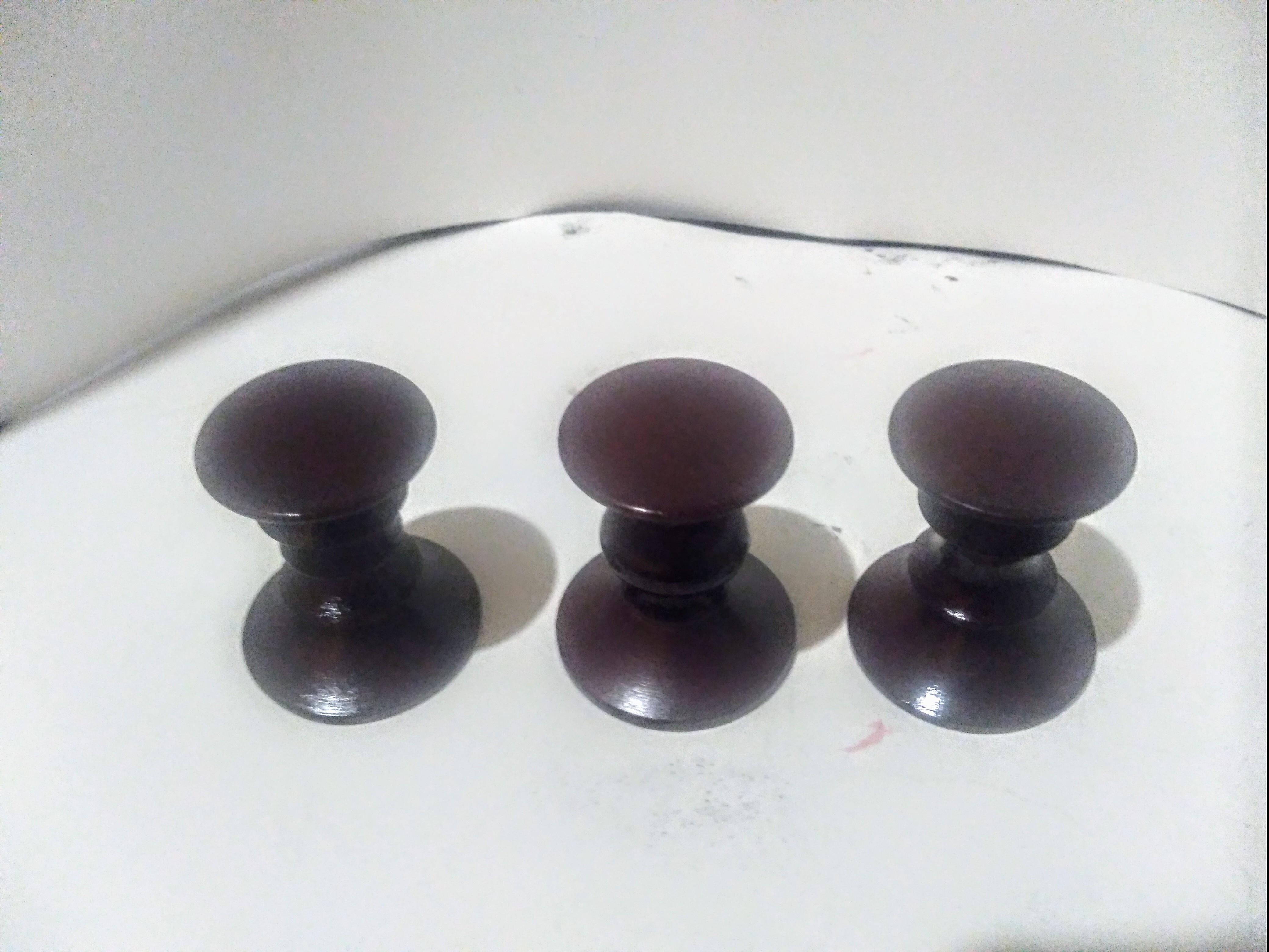 Sgabelli in miniatura Herman Miller Eames in mogano In condizioni buone in vendita a Pasadena, TX