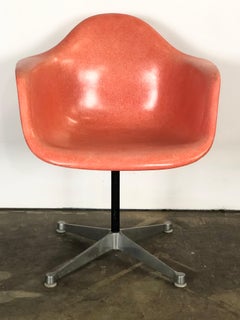 Herman Miller Eames Model PSC Fiberglass Swivel Office Desk Chair