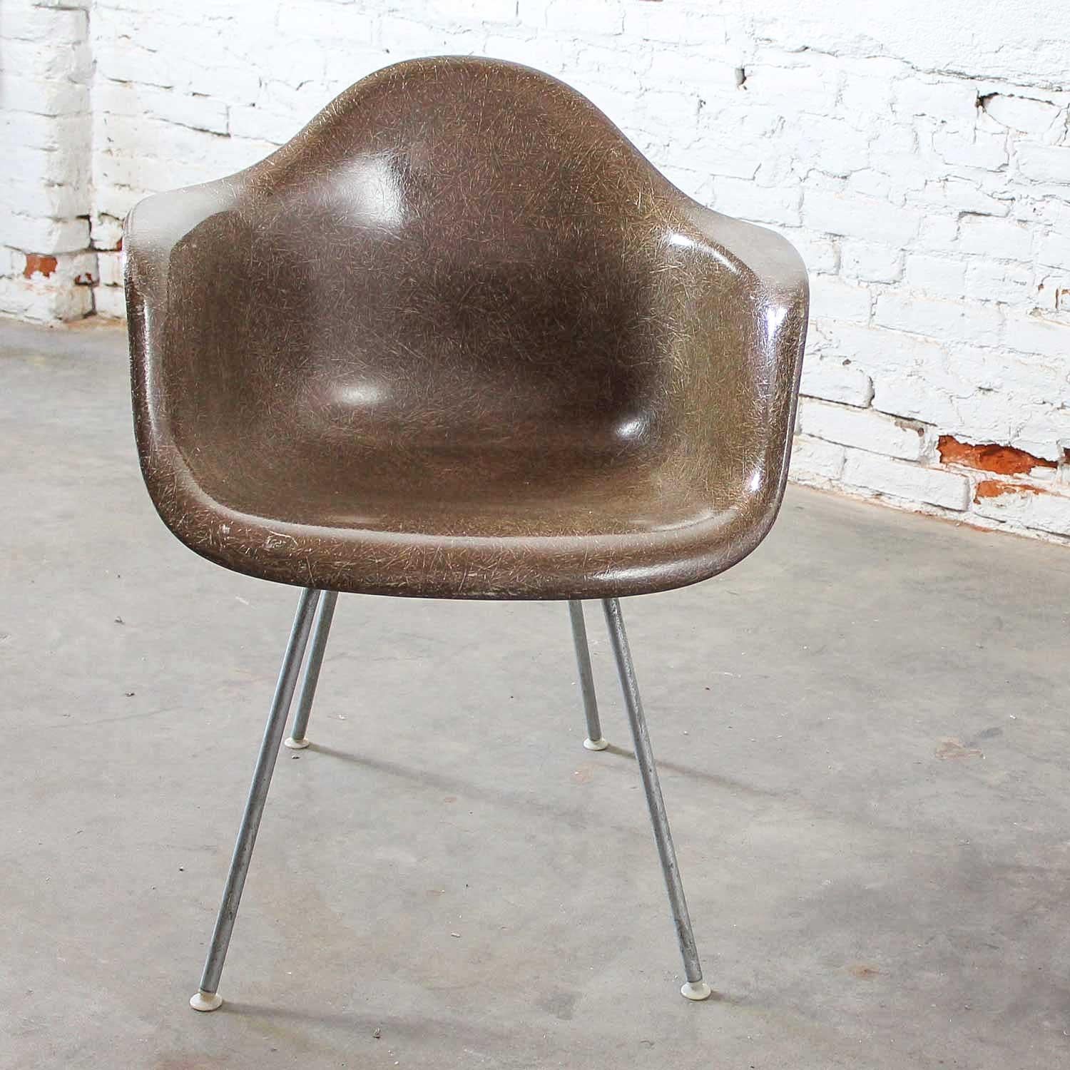 American Herman Miller Eames Molded Fiberglass DAX Shell Arm Chair  H Base in Seal Brown