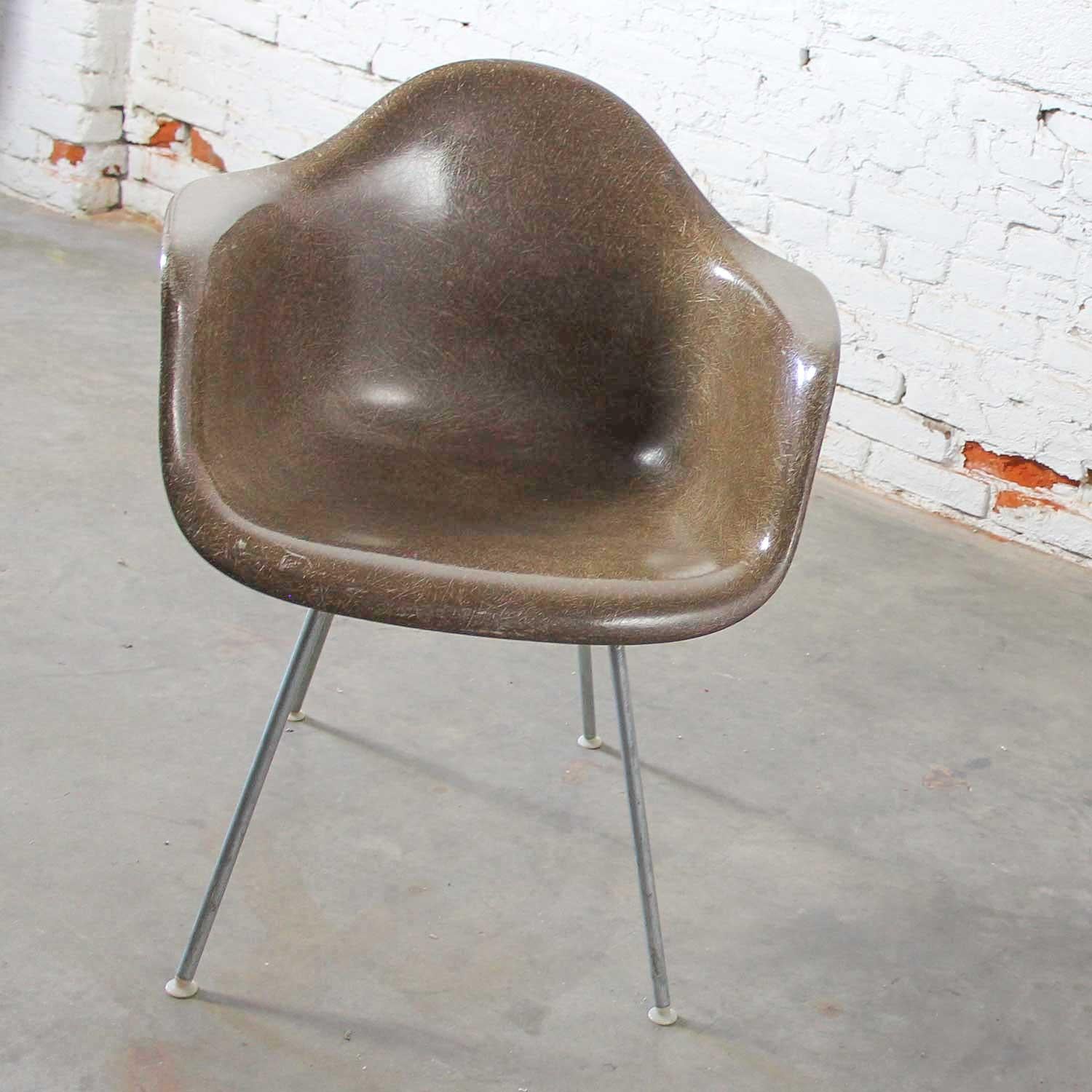 20th Century Herman Miller Eames Molded Fiberglass DAX Shell Arm Chair  H Base in Seal Brown