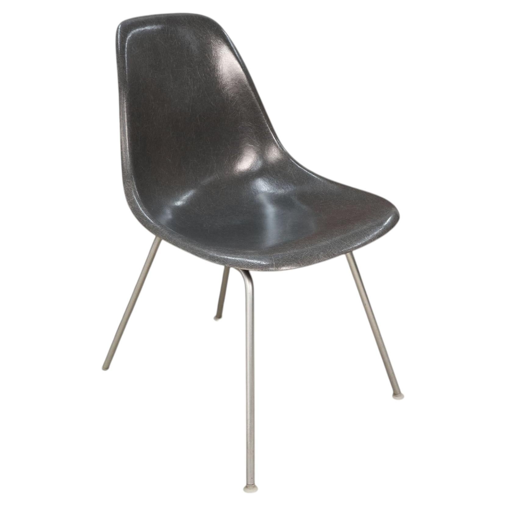 Herman Miller Eames Molded Fiberglass Shell Side Chair For Sale at