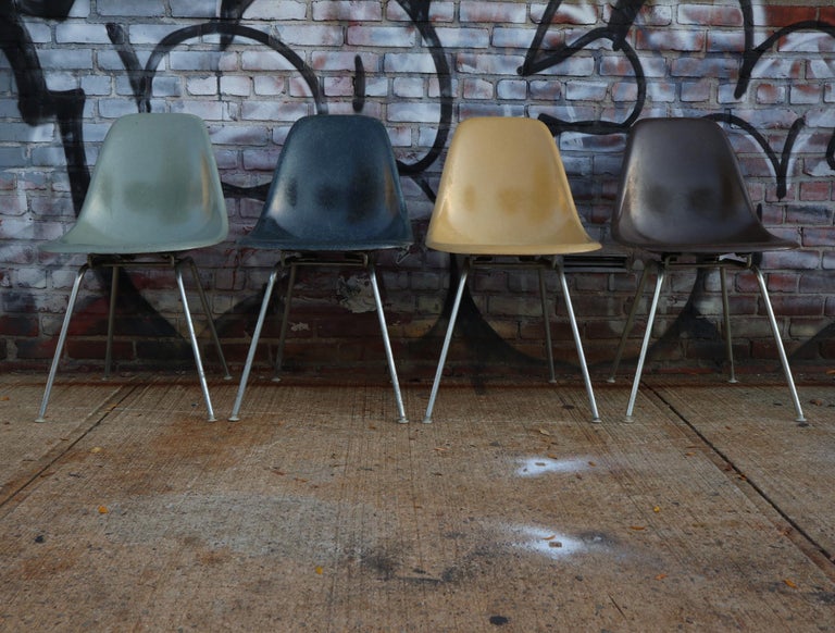 Herman Miller Eames Multicolored Dining Chair Set In Good Condition For Sale In Brooklyn, NY