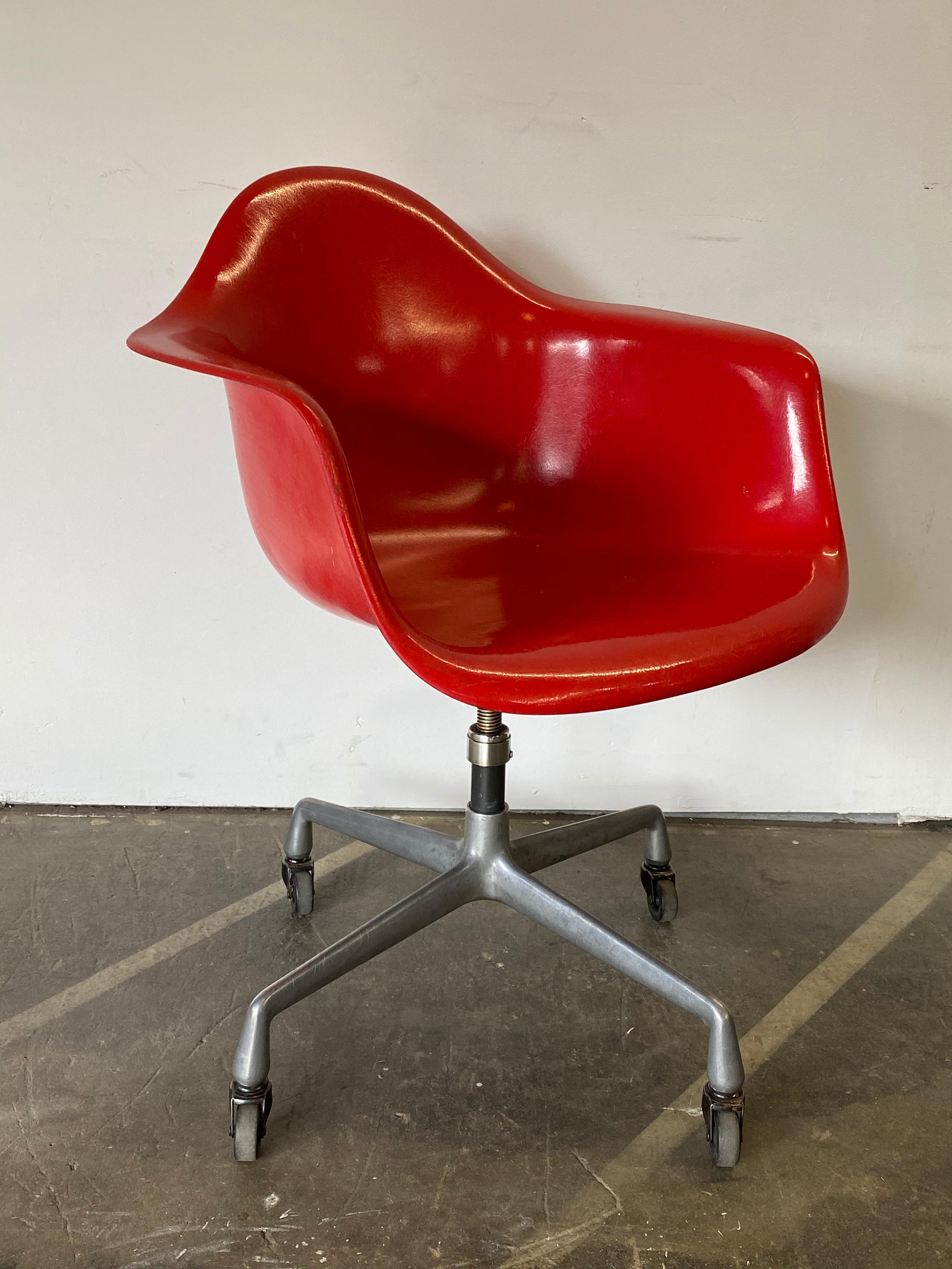 20th Century Herman Miller Eames Office Desk Chair in Cherry Red