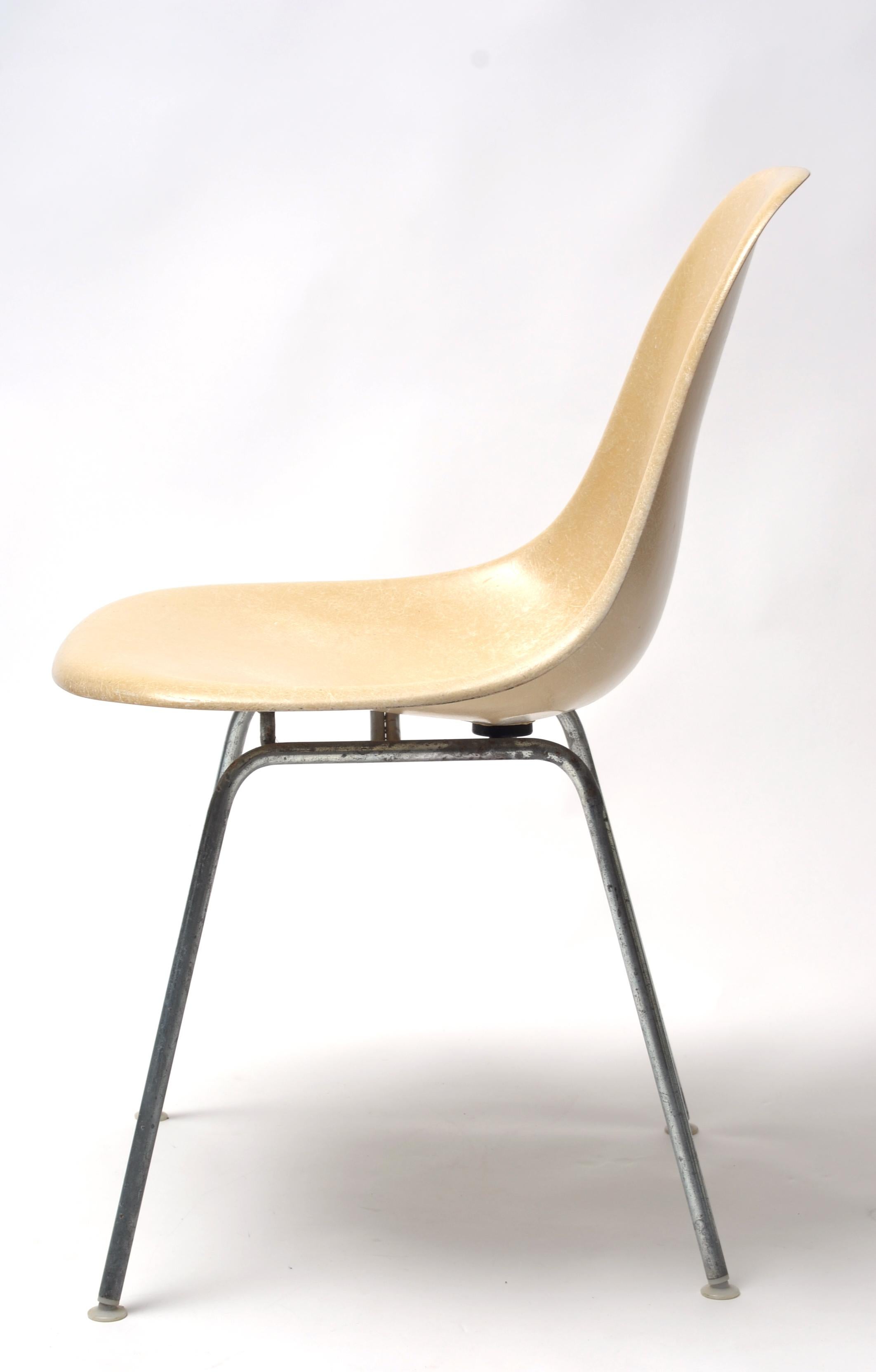 Mid-Century Modern Herman Miller Eames Parchment DSX Fiberglass Shell Chair