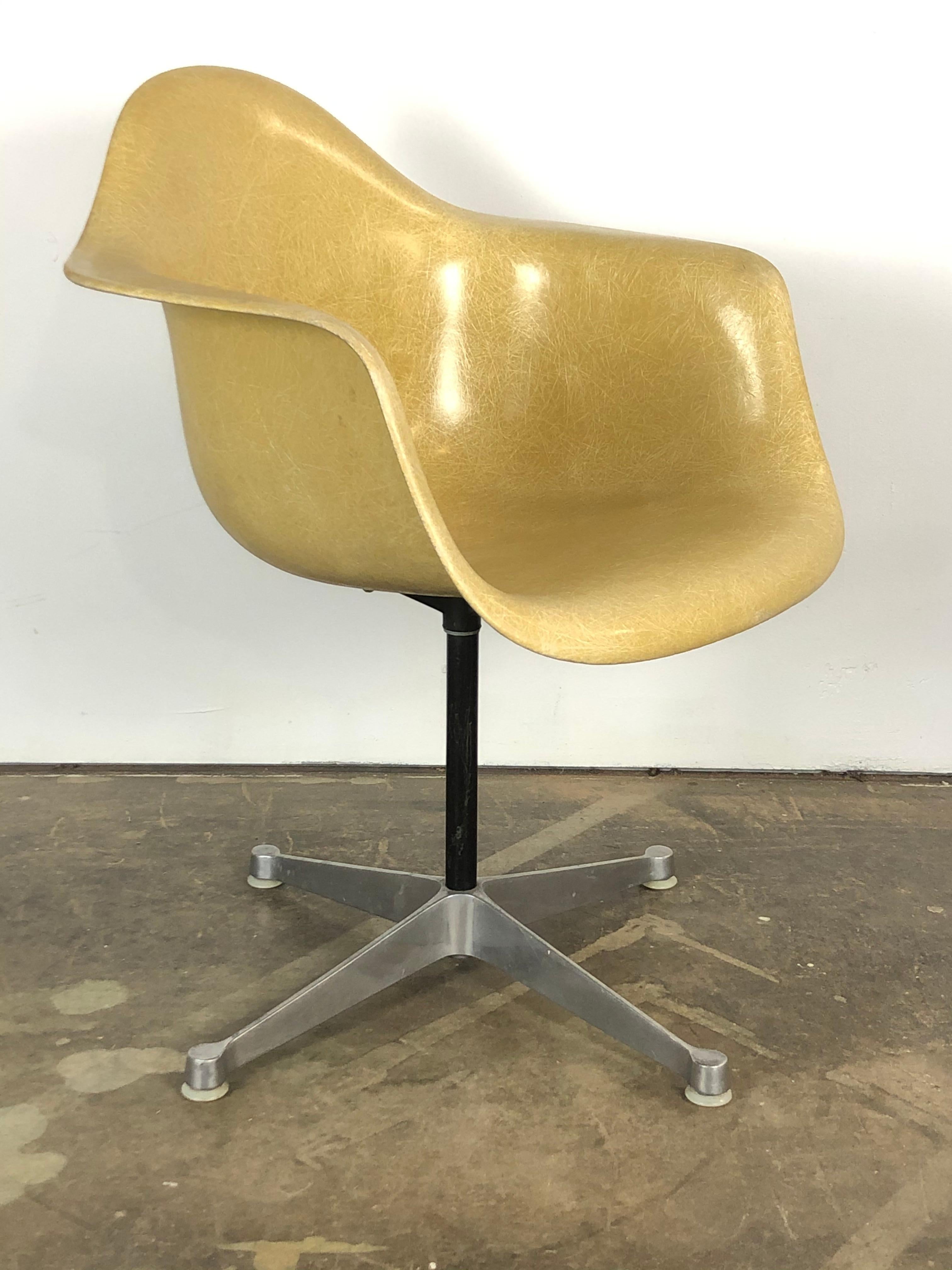 Herman Miller Eames PSC Swivel Office Desk Chair 2