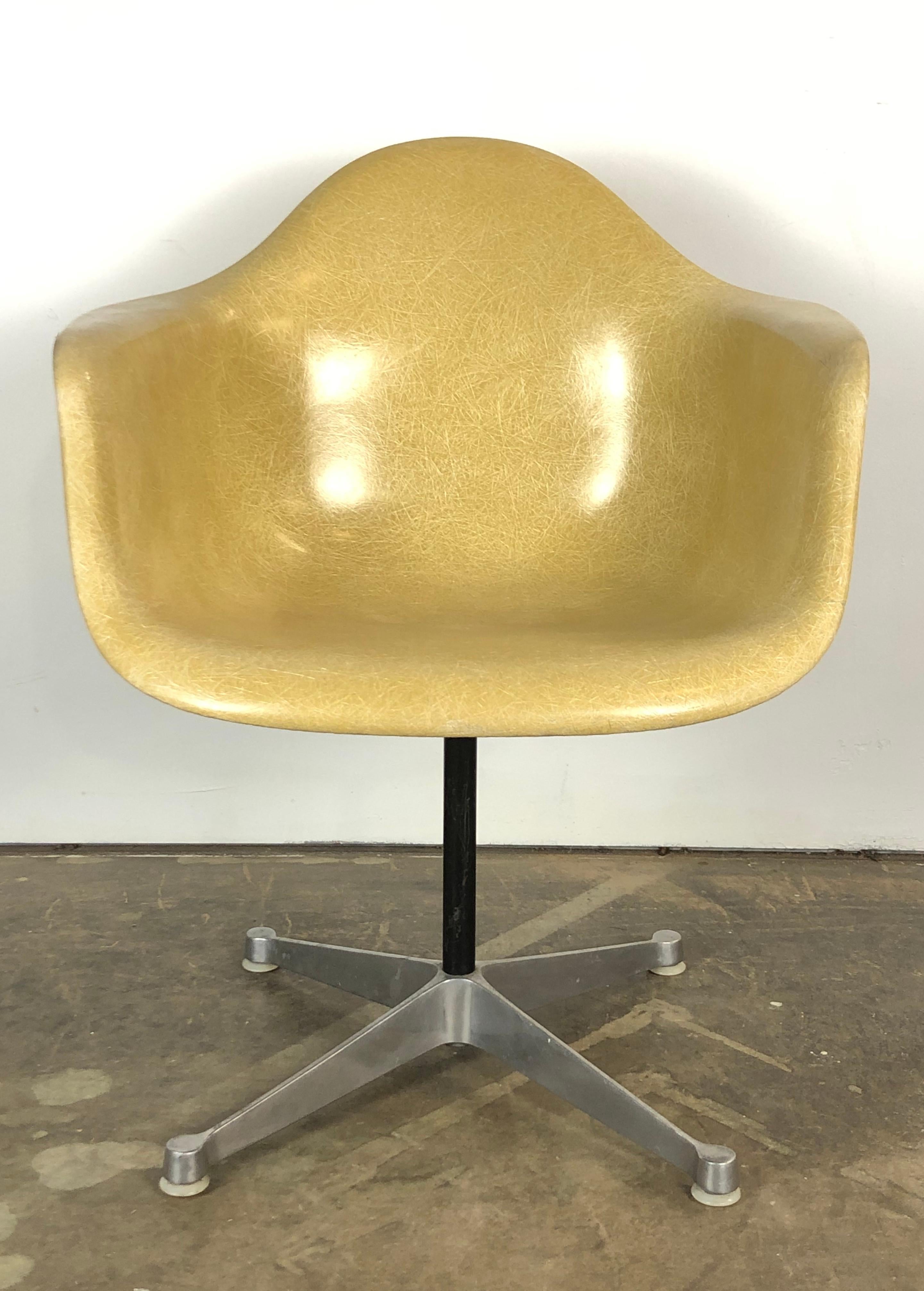 Herman Miller Eames PSC Swivel Office Desk Chair 4