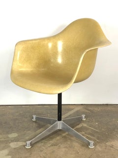 Herman Miller Eames PSC Swivel Office Desk Chair