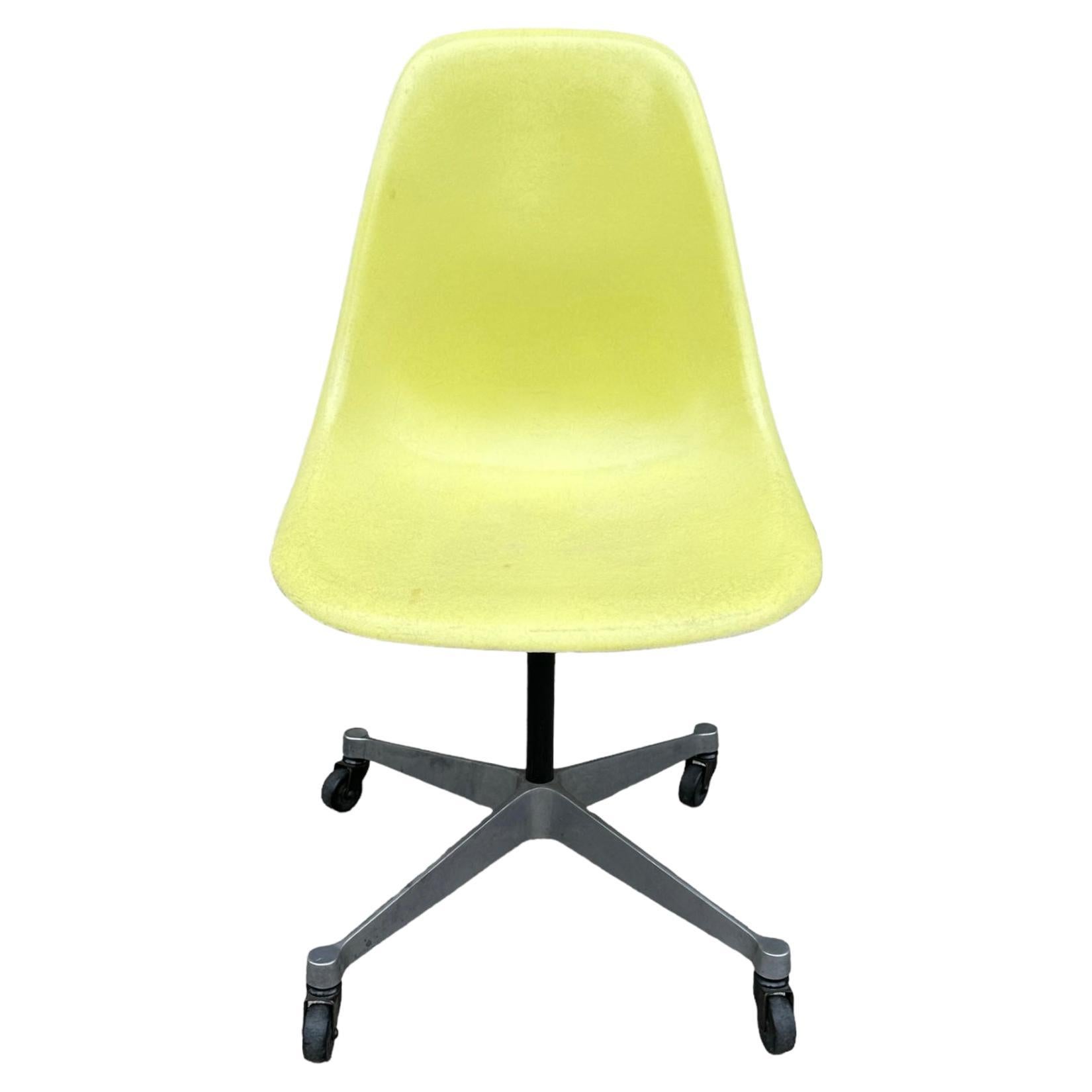 Herman Miller Eames PSCC Swivel Desk Chair For Sale