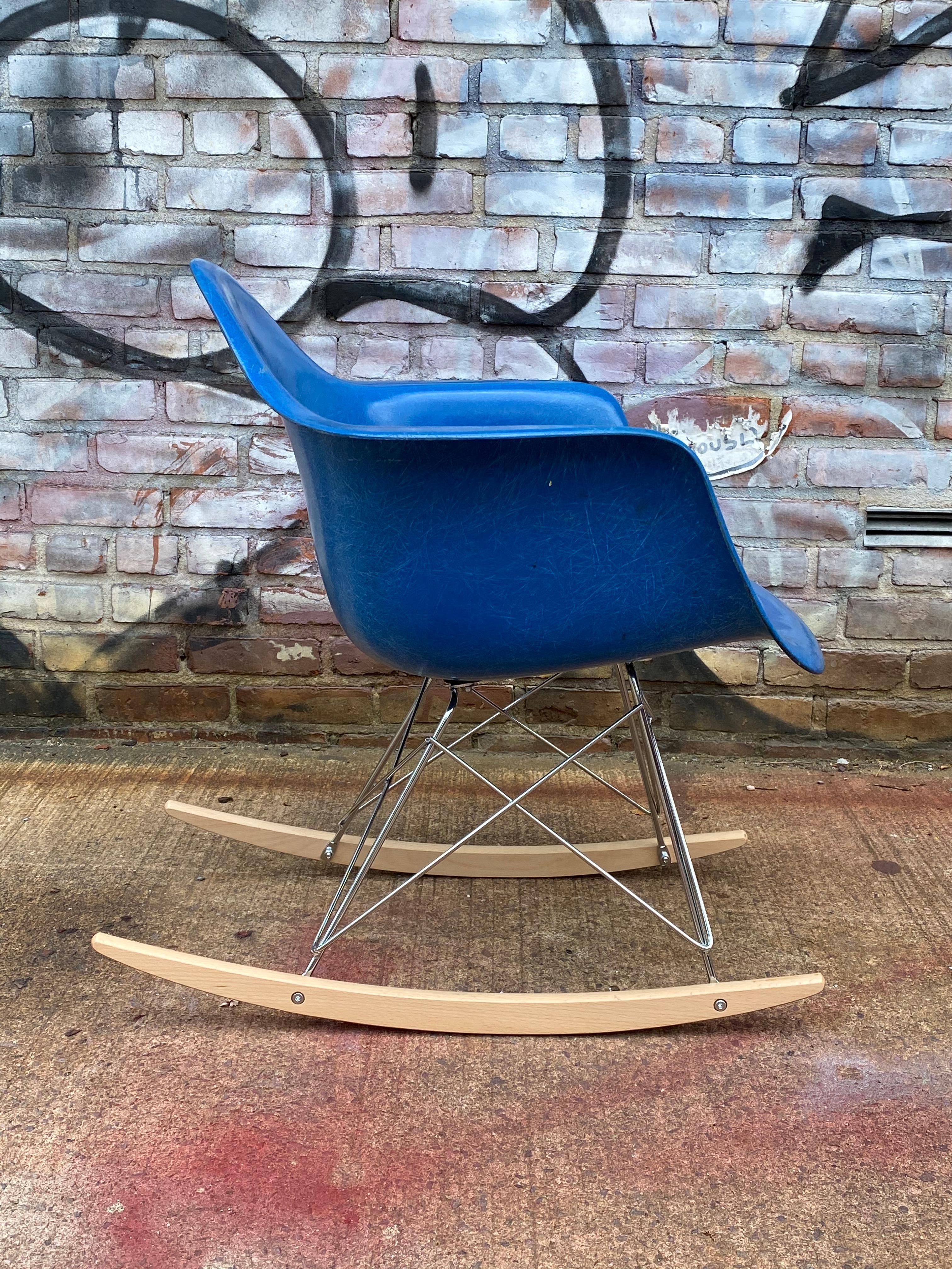 BLUE ultra marine Fiberglass Rocking Chair Eames EAMES for Herman Miller RSR 