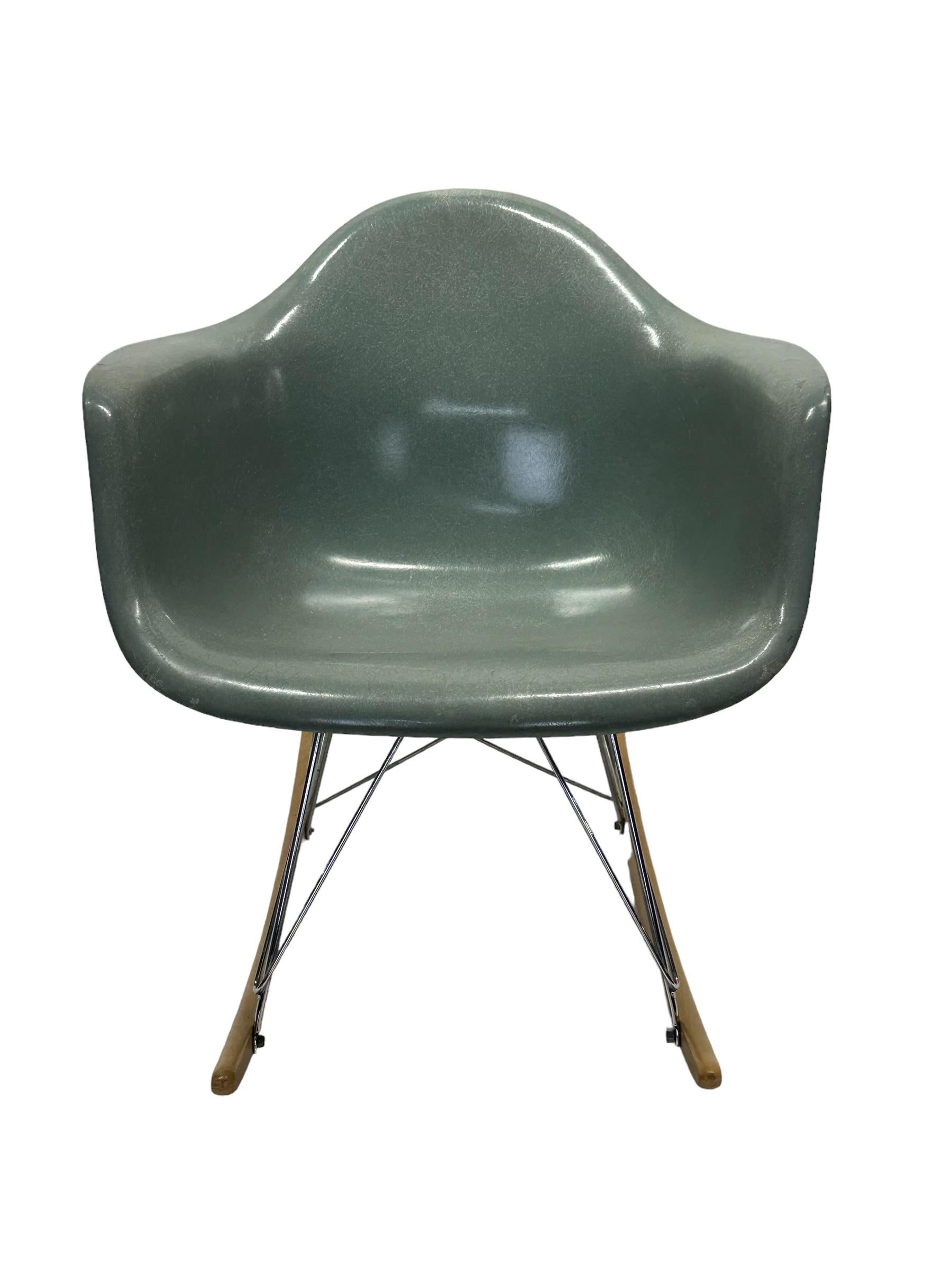 Herman Miller Eames RAR Rocking Chair For Sale 12