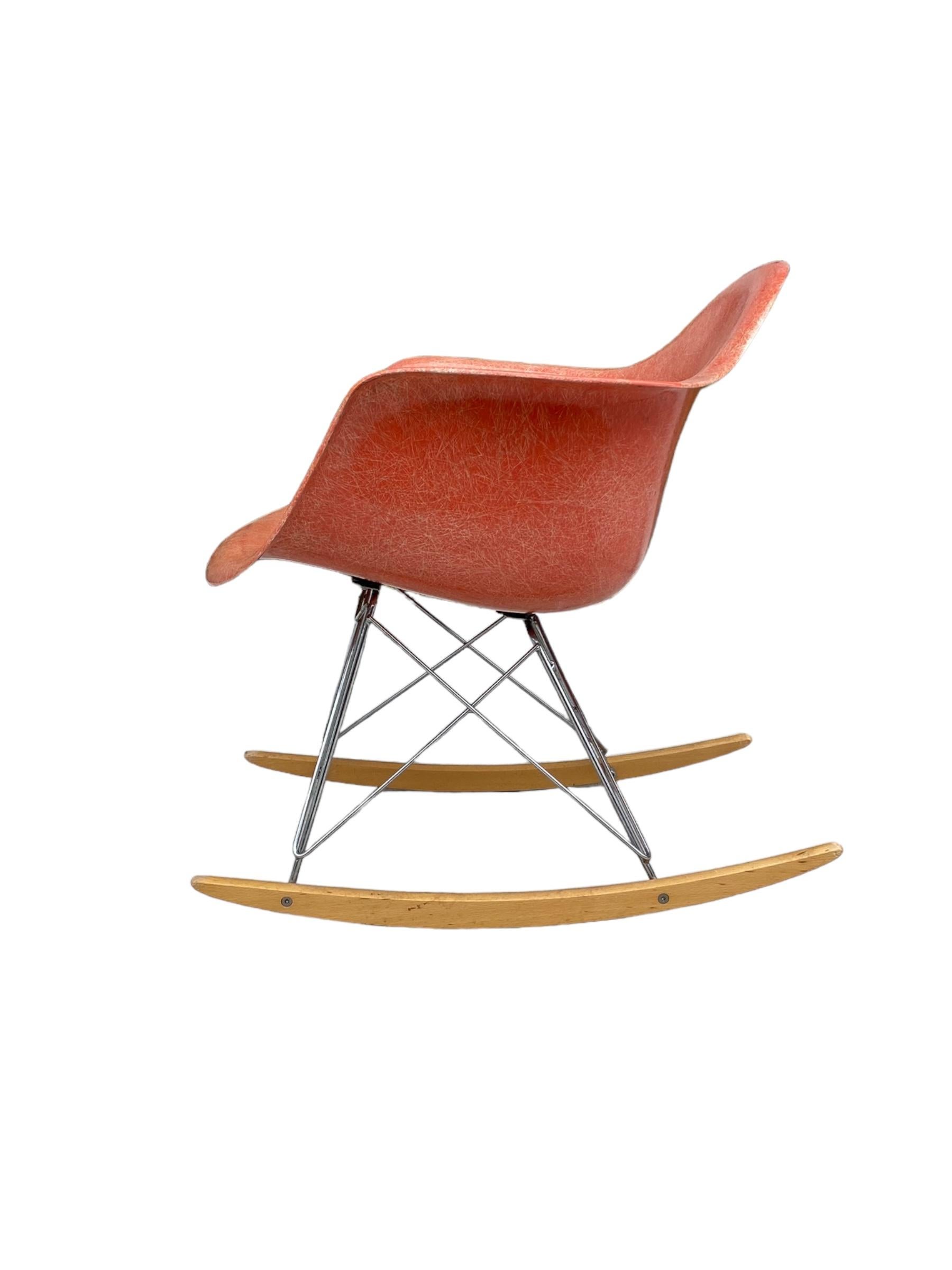 Herman Miller Eames RAR Rocking Chair in Red Orange In Fair Condition For Sale In Brooklyn, NY