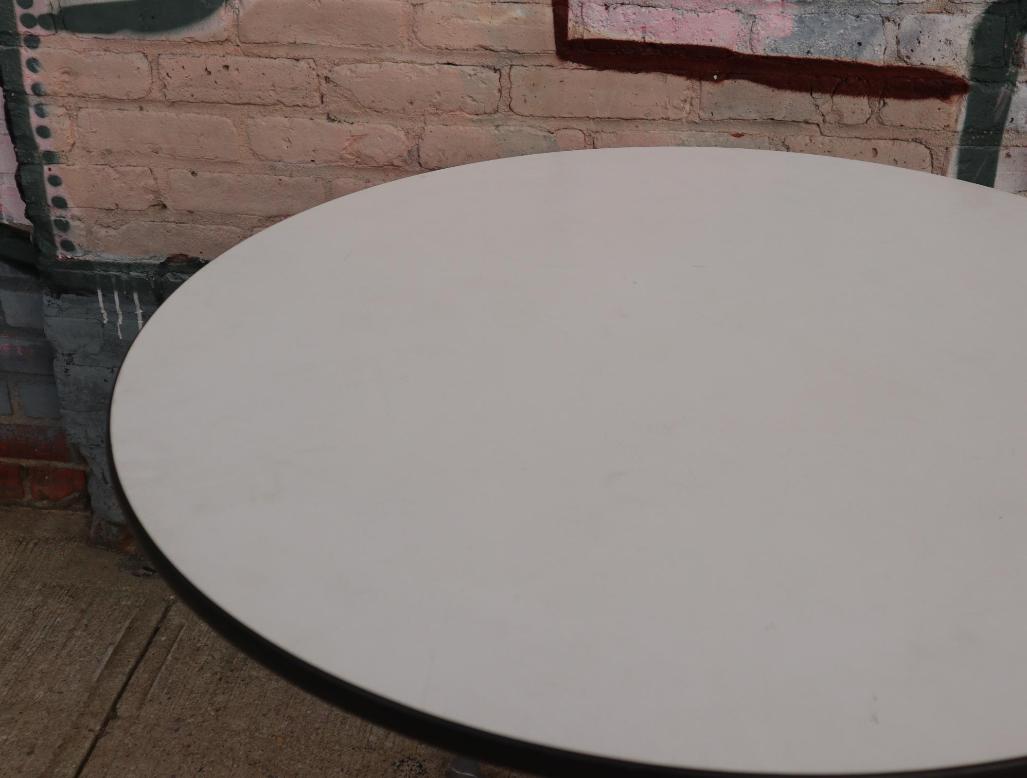 eames round table