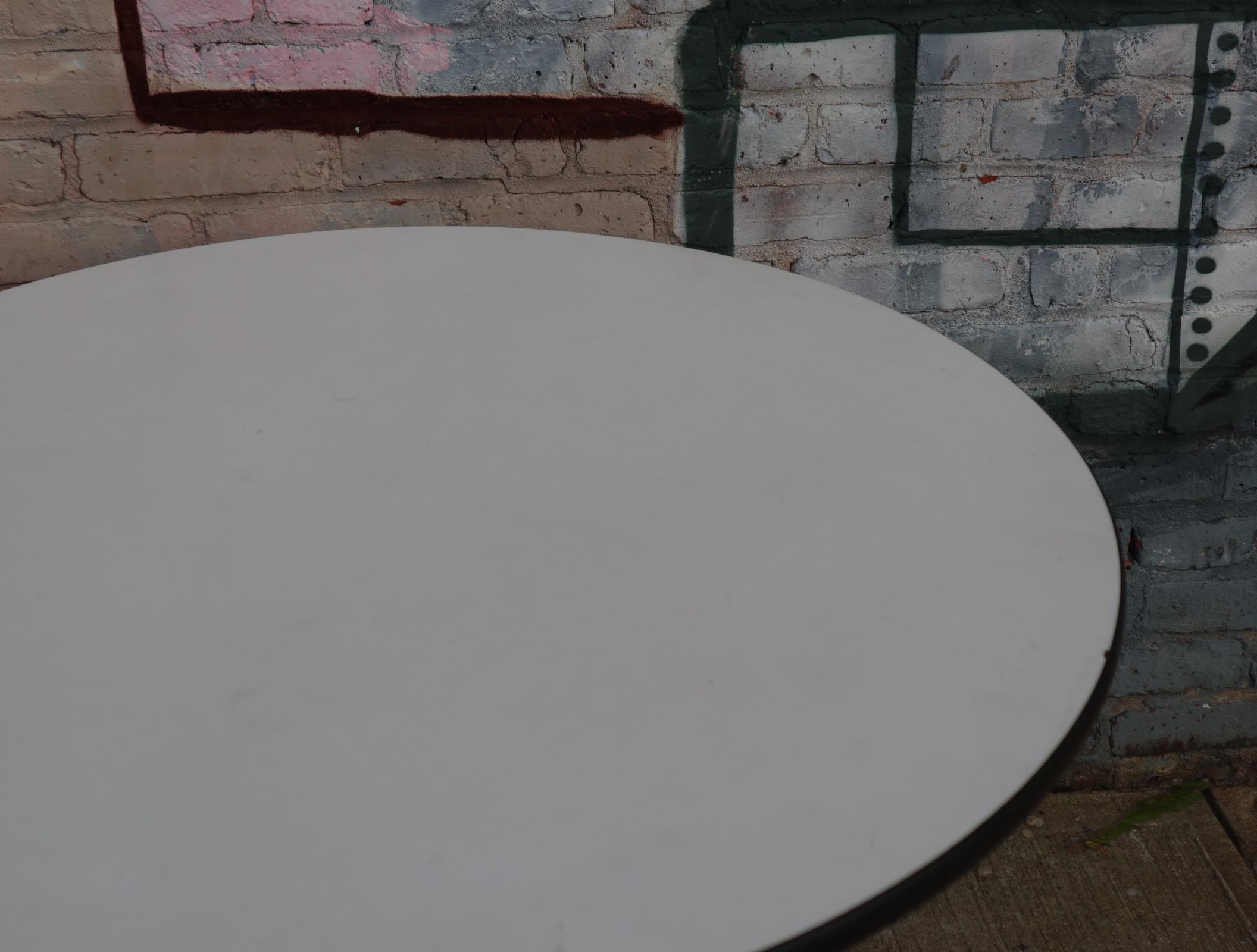 Mid-Century Modern Herman Miller Eames Round Dining Table with Aluminum Base