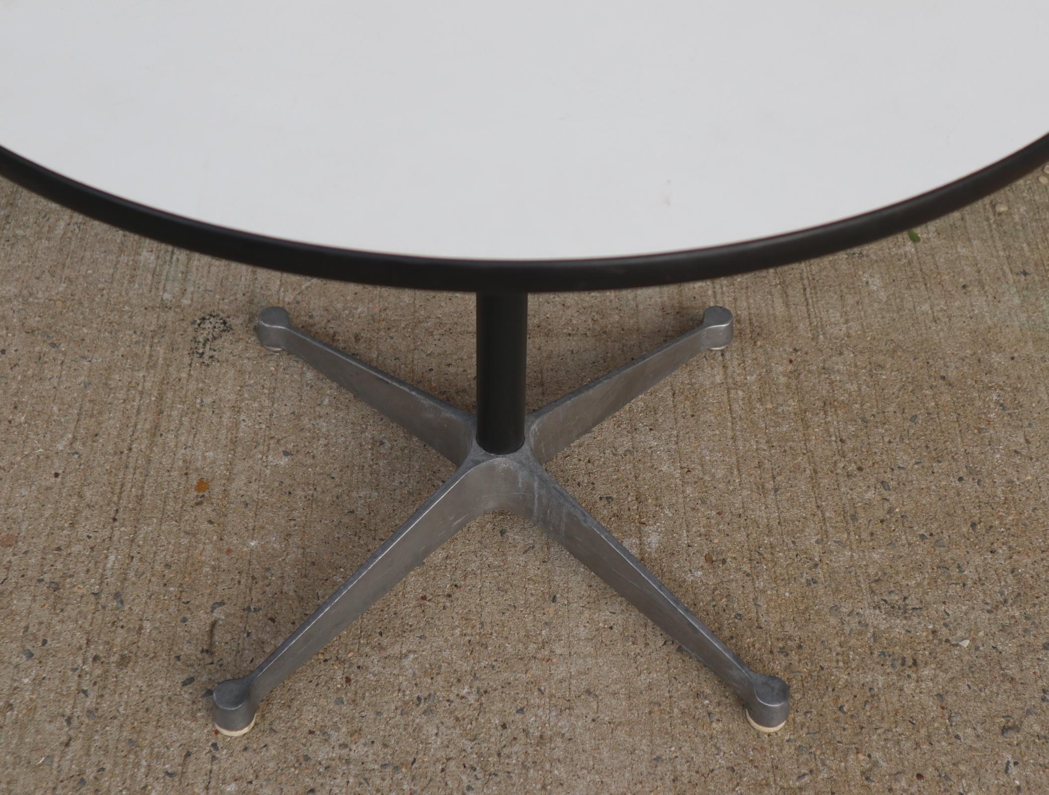 American Herman Miller Eames Round Dining Table with Aluminum Base