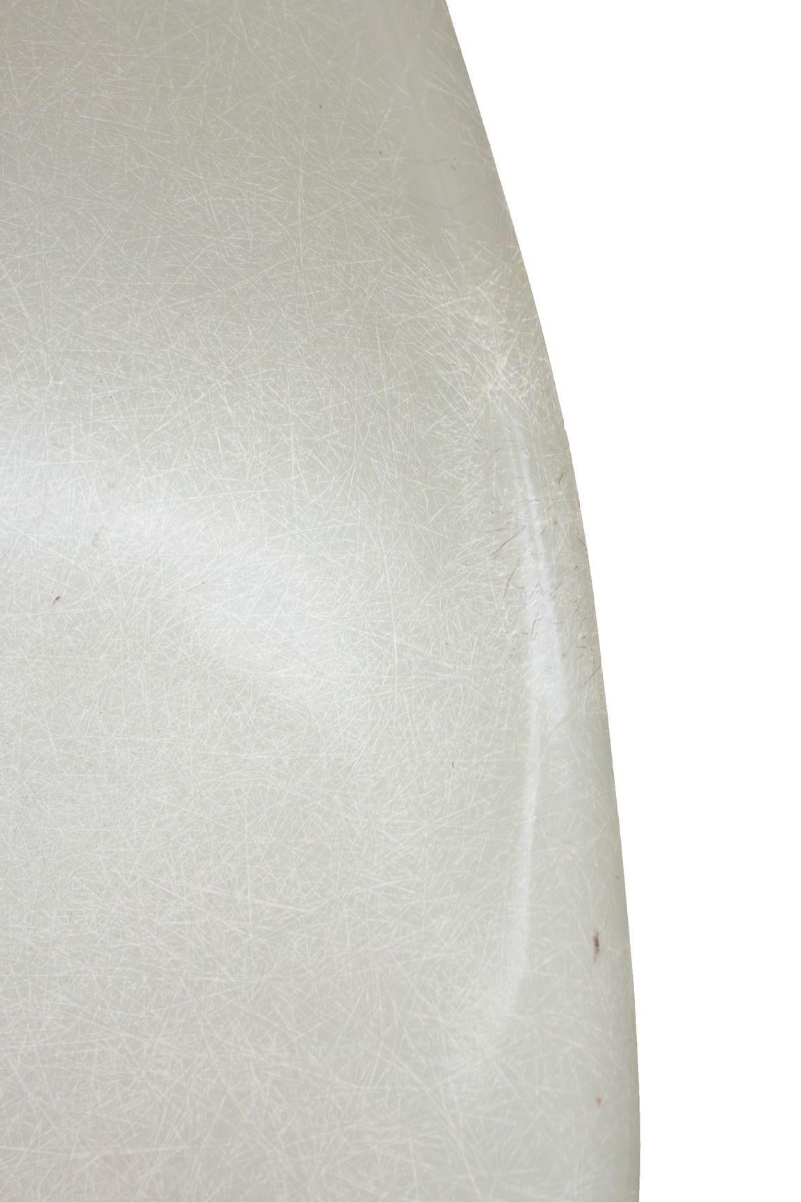 Herman Miller Eames Beistellstuhl aus Muscheln in Seafoam-Leuchte auf schwarzem H-Sockel im Zustand „Gut“ im Angebot in Grand Rapids, MI