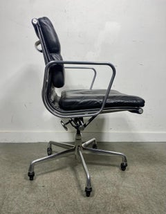 Herman Miller Eames Soft Pad Aluminium Schwarz Leder Schreibtischstuhl