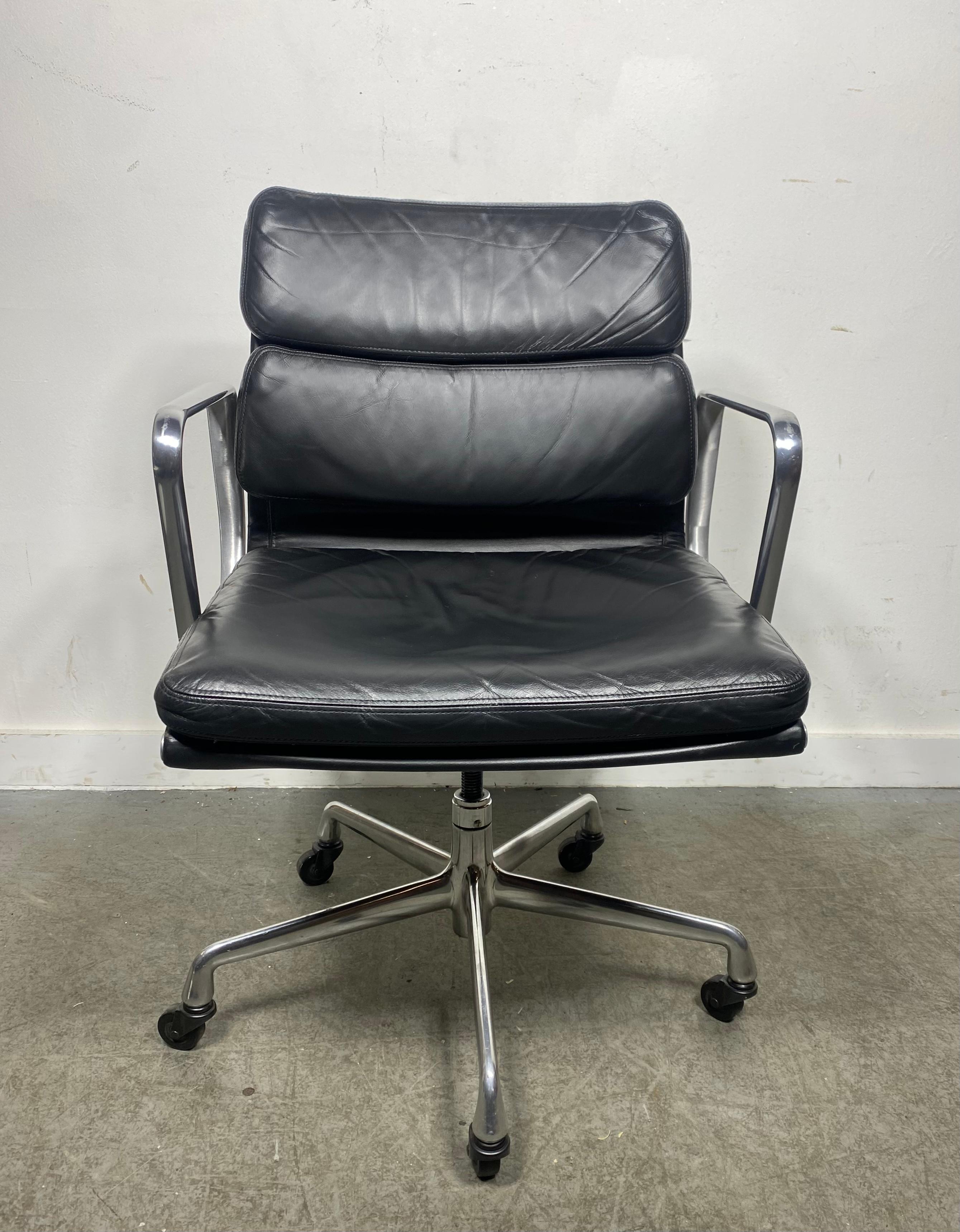 American Herman Miller Eames Soft Pad Aluminum Black Leather Desk Chair