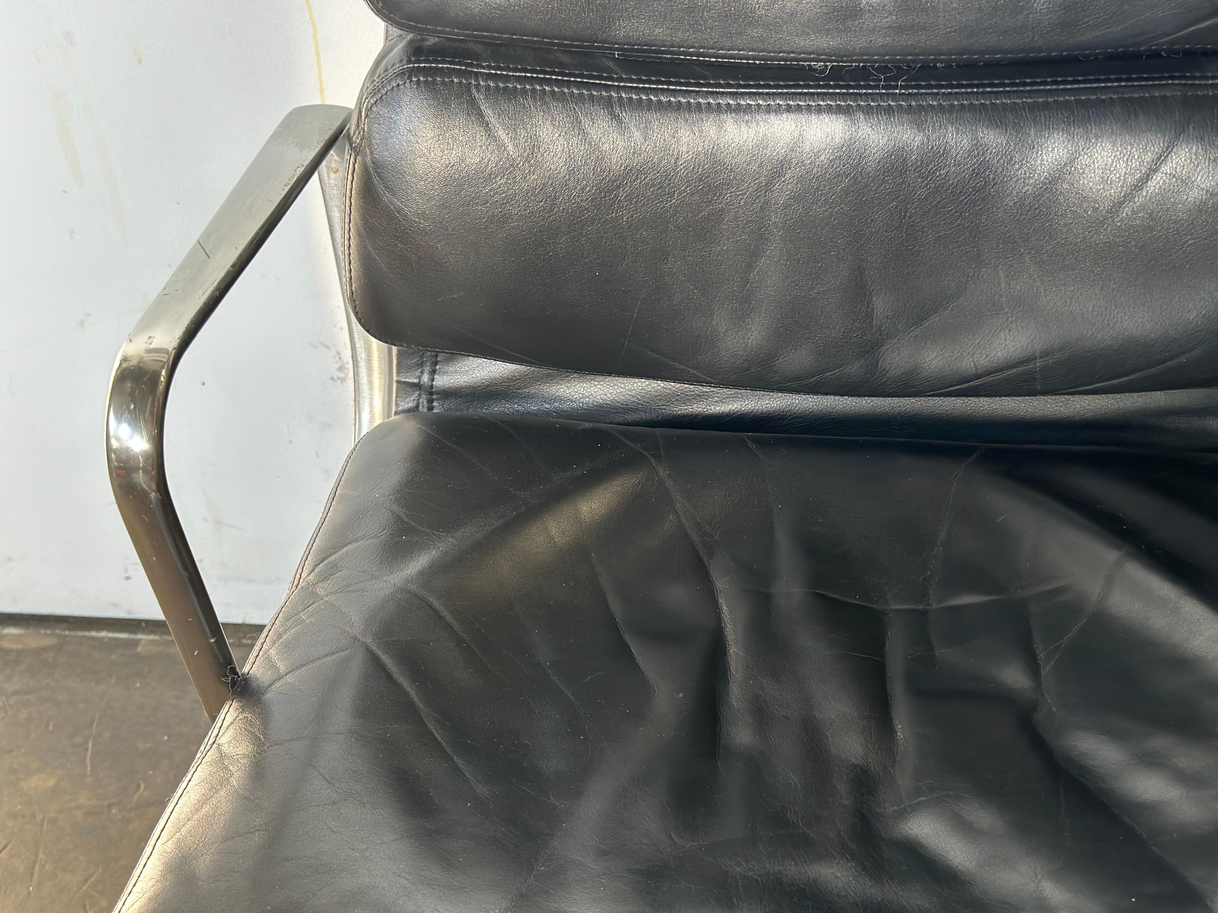 Herman Miller Eames Soft Pad Aluminum Leather Desk Chair In Good Condition In Brooklyn, NY