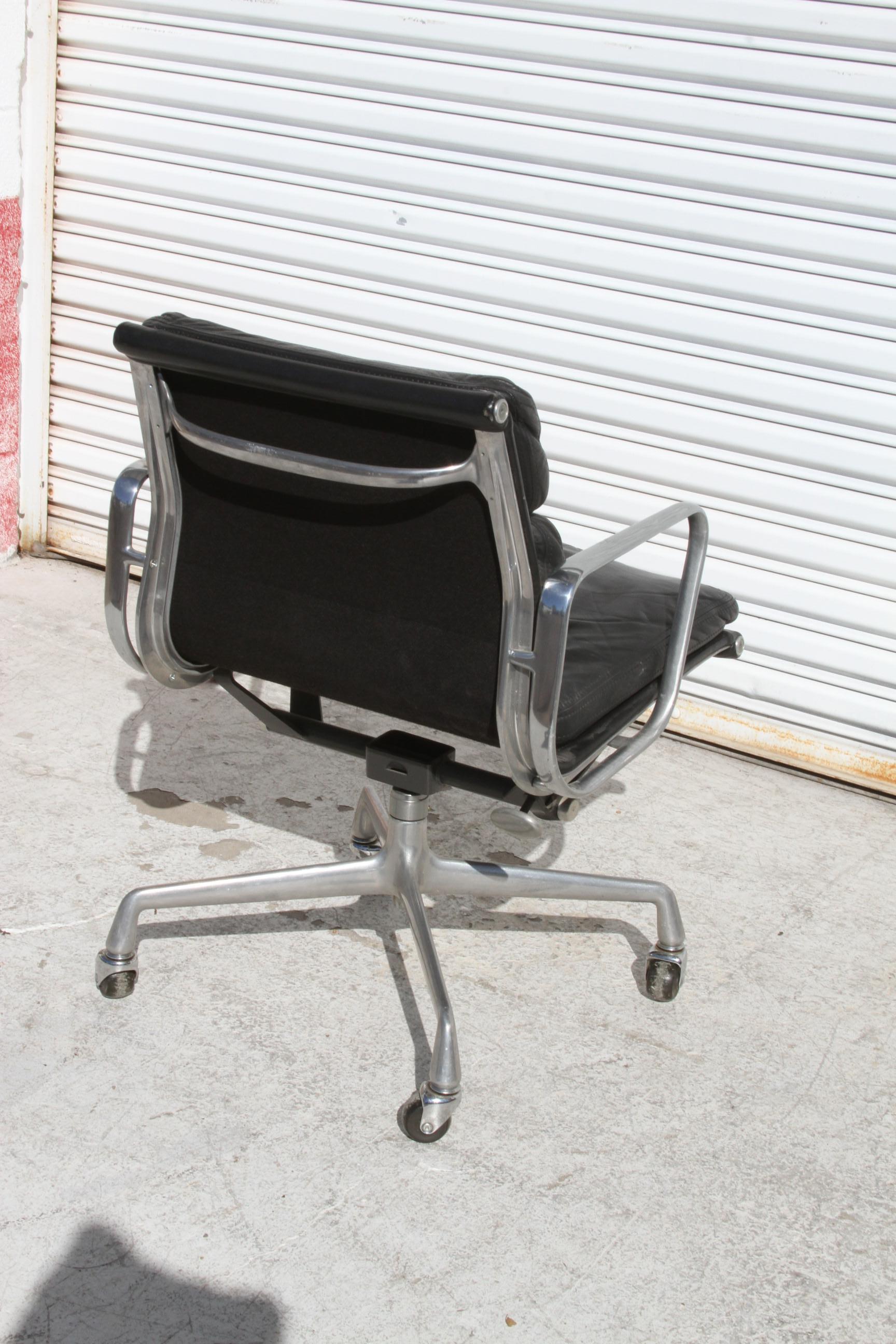 Juego De 10 Sillas Herman Miller Eames Soft Pad en venta 5